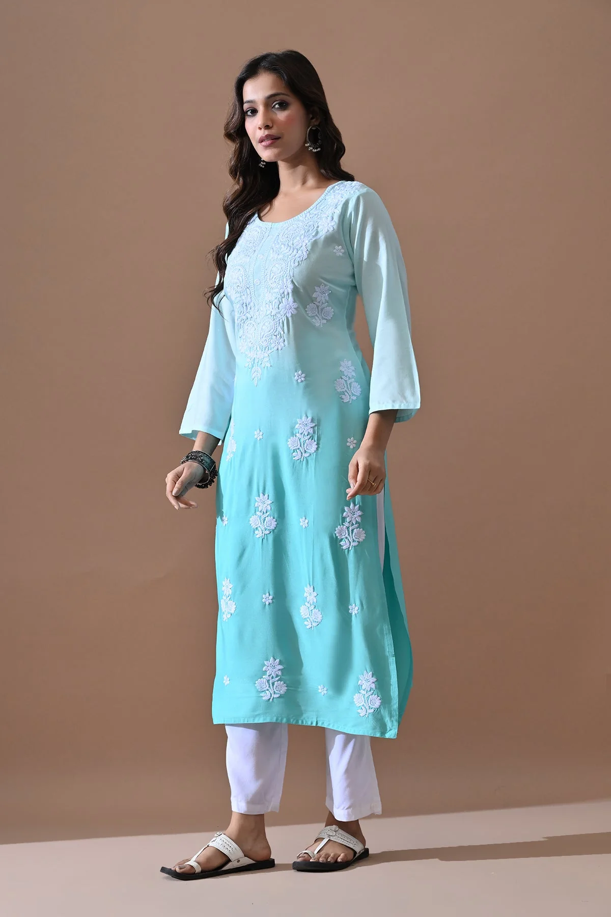 Green Embroidered Kurta - Image 3