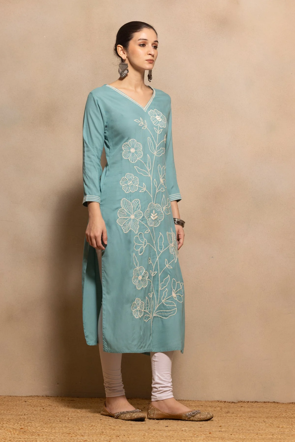 Green Floral Embroidered Kurta - Image 3