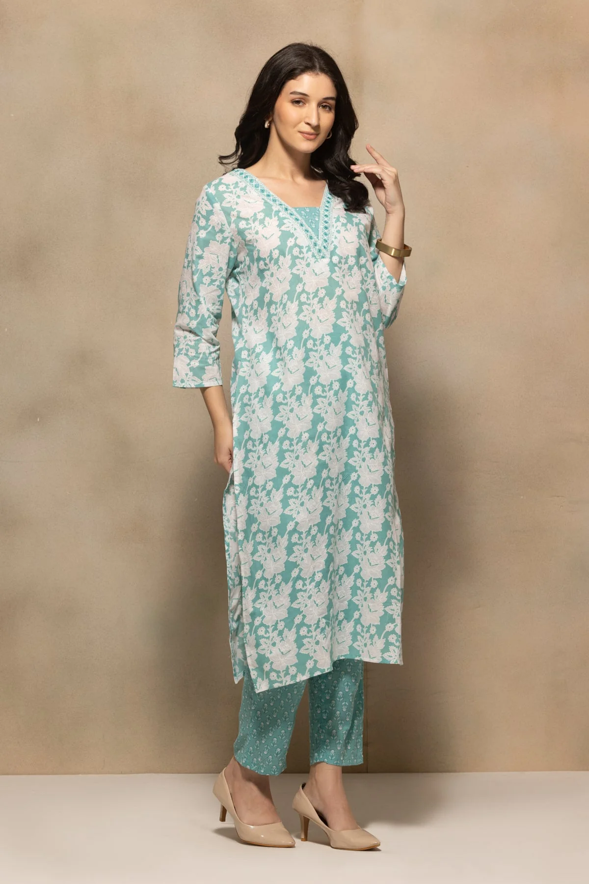 Green Floral Printed Kurta 3 Pcs Set - Image 3