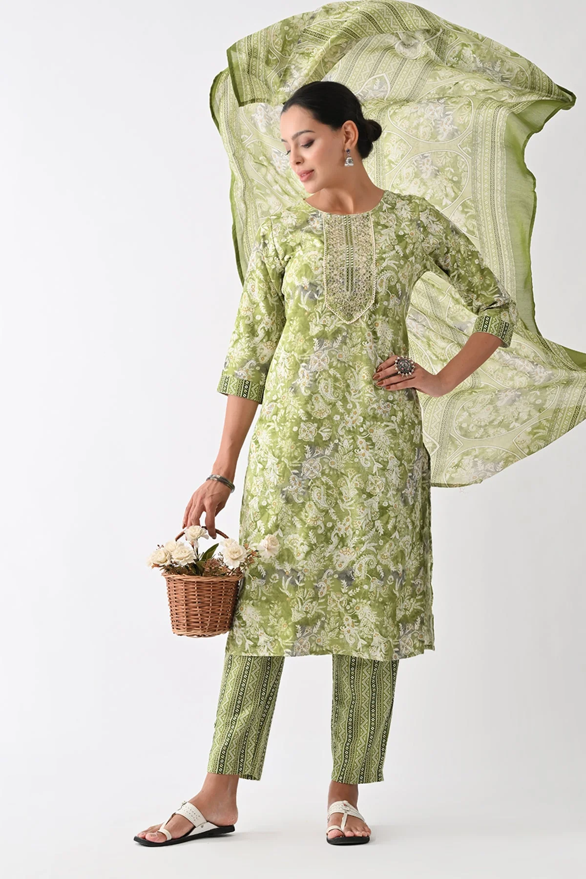 Green Paisley Printed Kurta 3 Pcs Set - Image 8