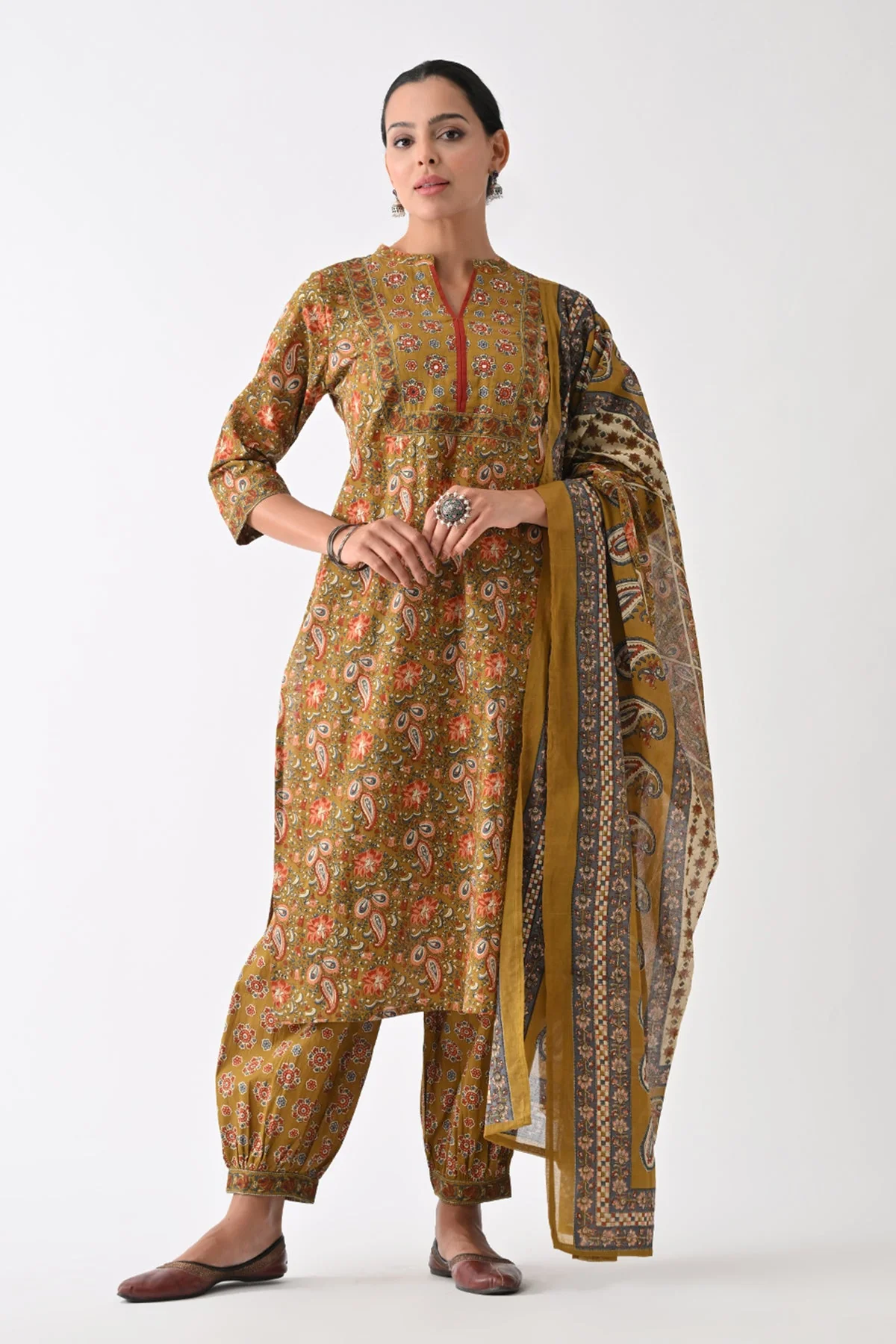 Green Paisley Printed Kurta 3 Pcs Set - Image 4