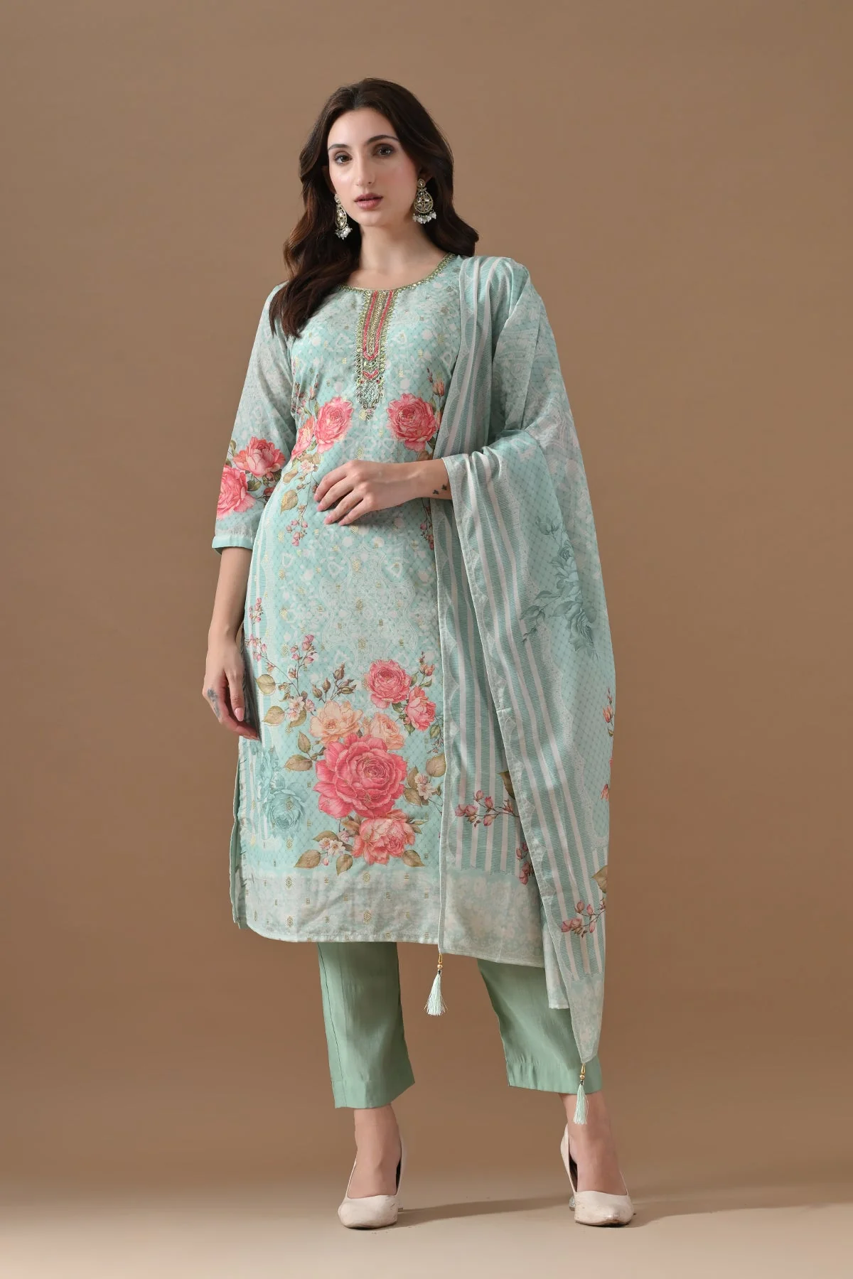 Green Printed Embellished Kurta 3 Pcs Set - Image 3
