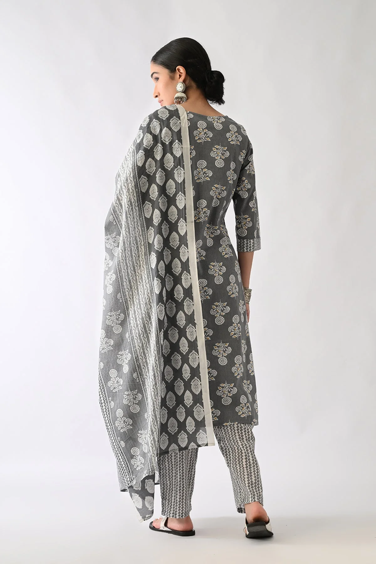 Grey Printed Kurta 3 Pcs Set - Image 3