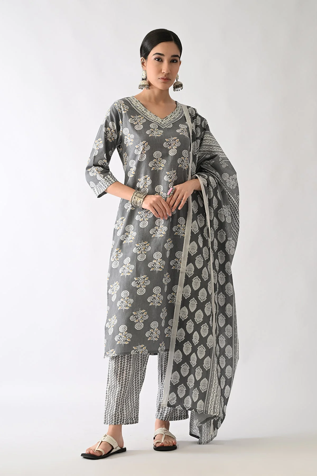 Grey Printed Kurta 3 Pcs Set - Image 4