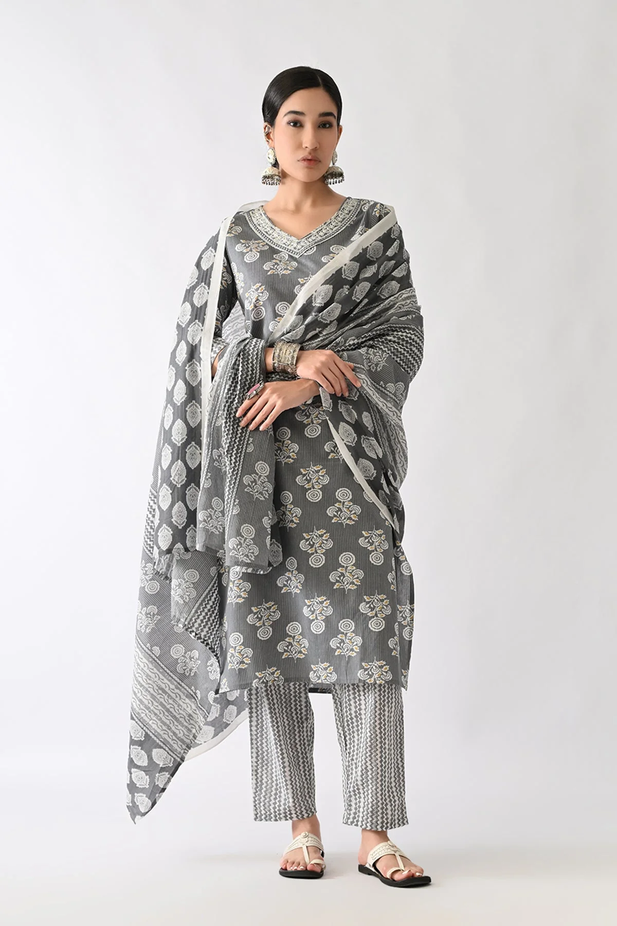 Grey Printed Kurta 3 Pcs Set - Image 8