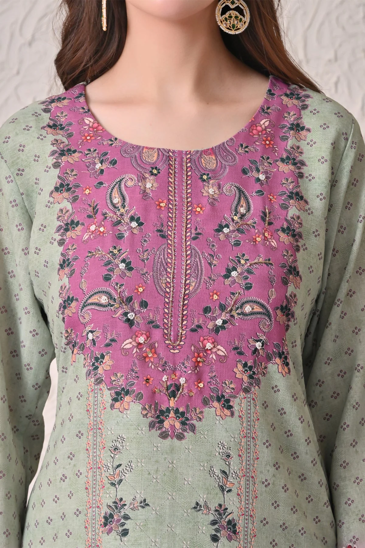 Light Green Paisley Printed Kurta 3 Pcs Set - Image 4