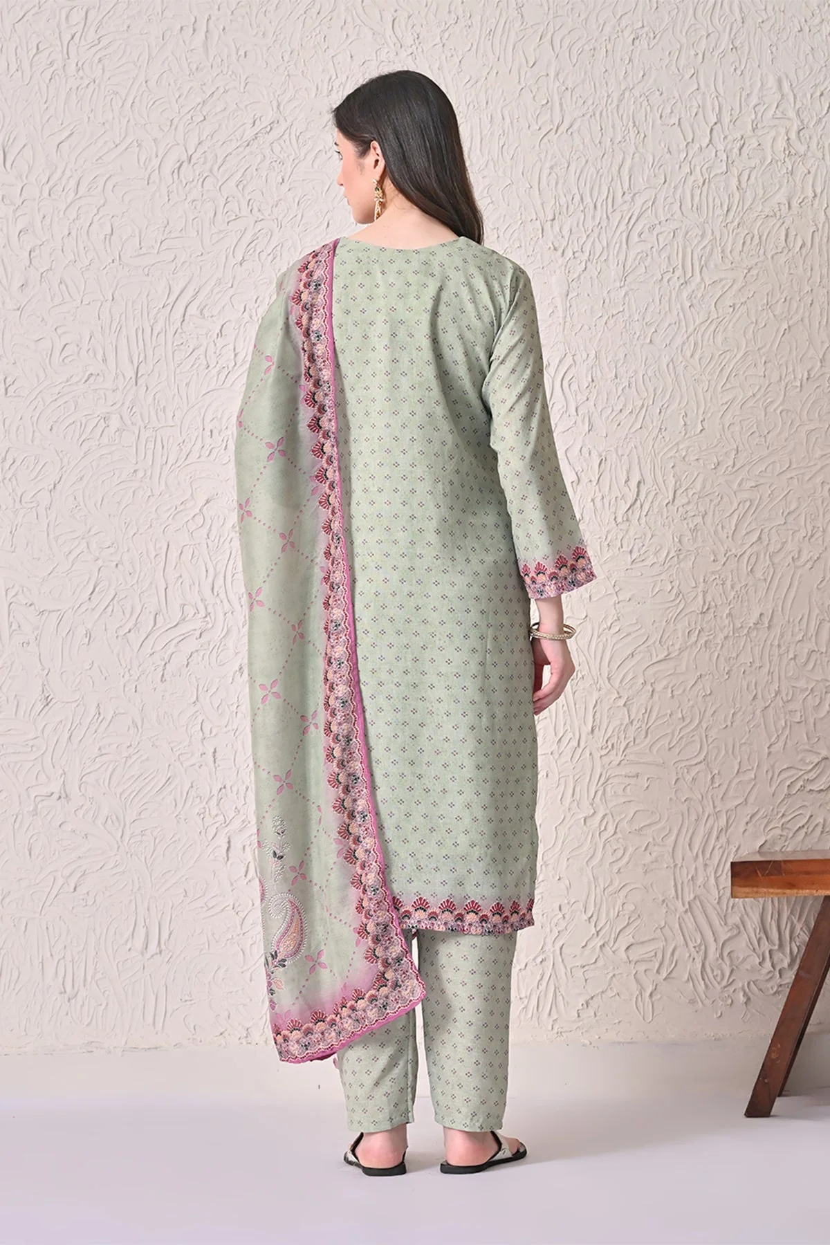 Light Green Paisley Printed Kurta 3 Pcs Set - Image 5