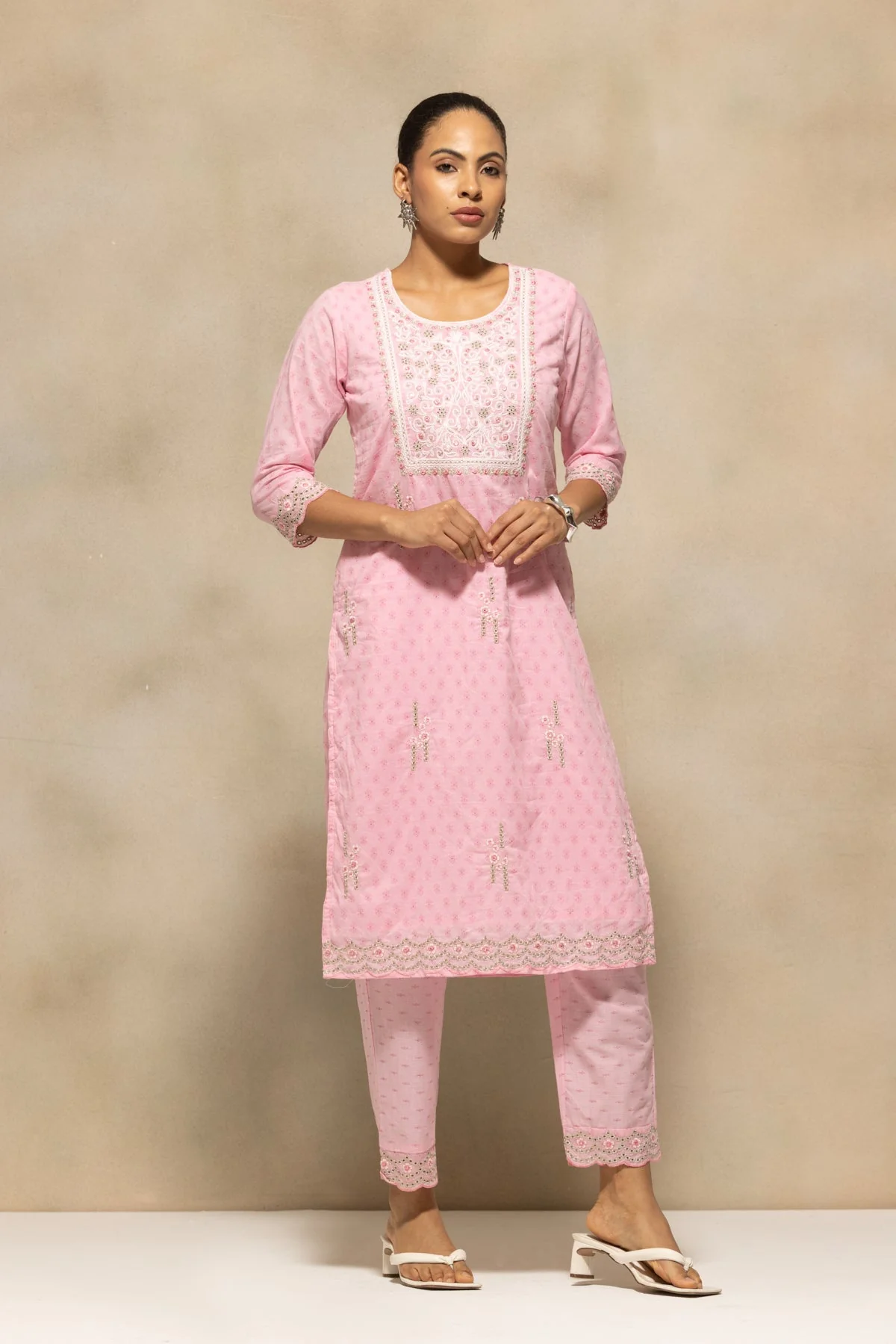 Light Pink Embroidered Kurta 3 Pcs Set - Image 3