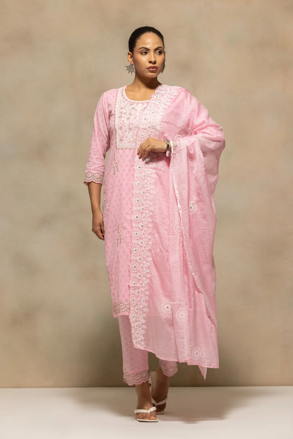 Light Pink Embroidered Kurta 3 Pcs Set - Image 7