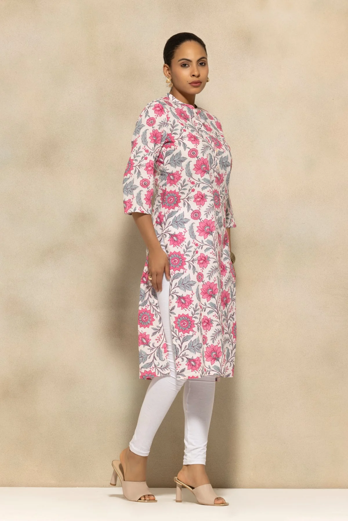 Light Pink Floral Printed Kurta - Image 3