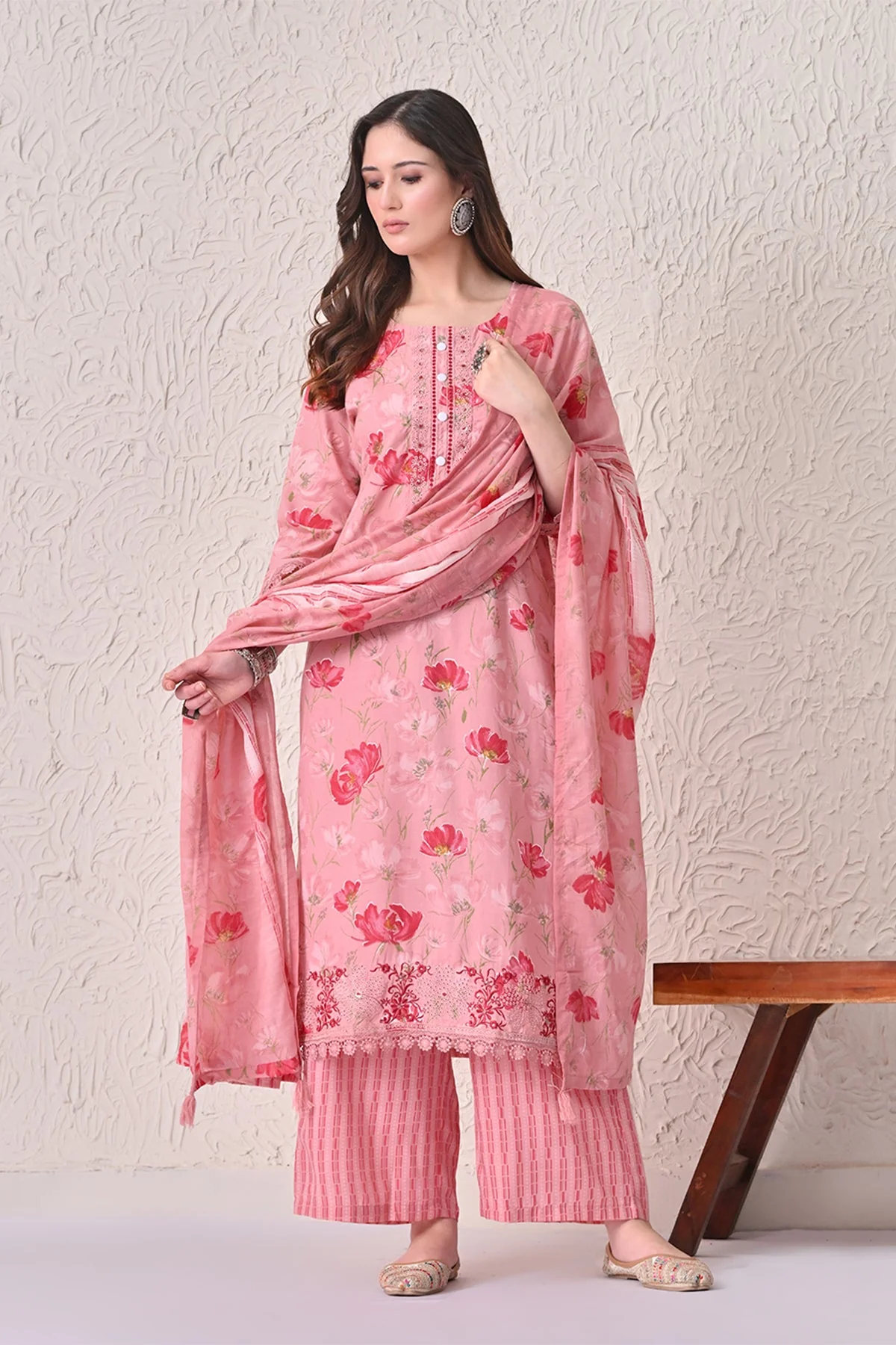 Light Pink Floral Printed Kurta 3 Pcs Set - Image 2