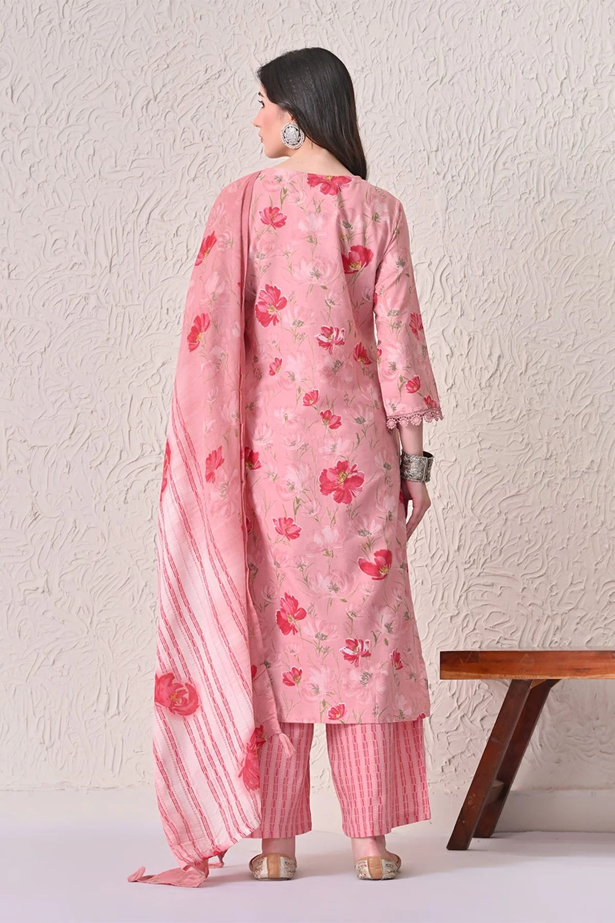 Light Pink Floral Printed Kurta 3 Pcs Set - Image 5