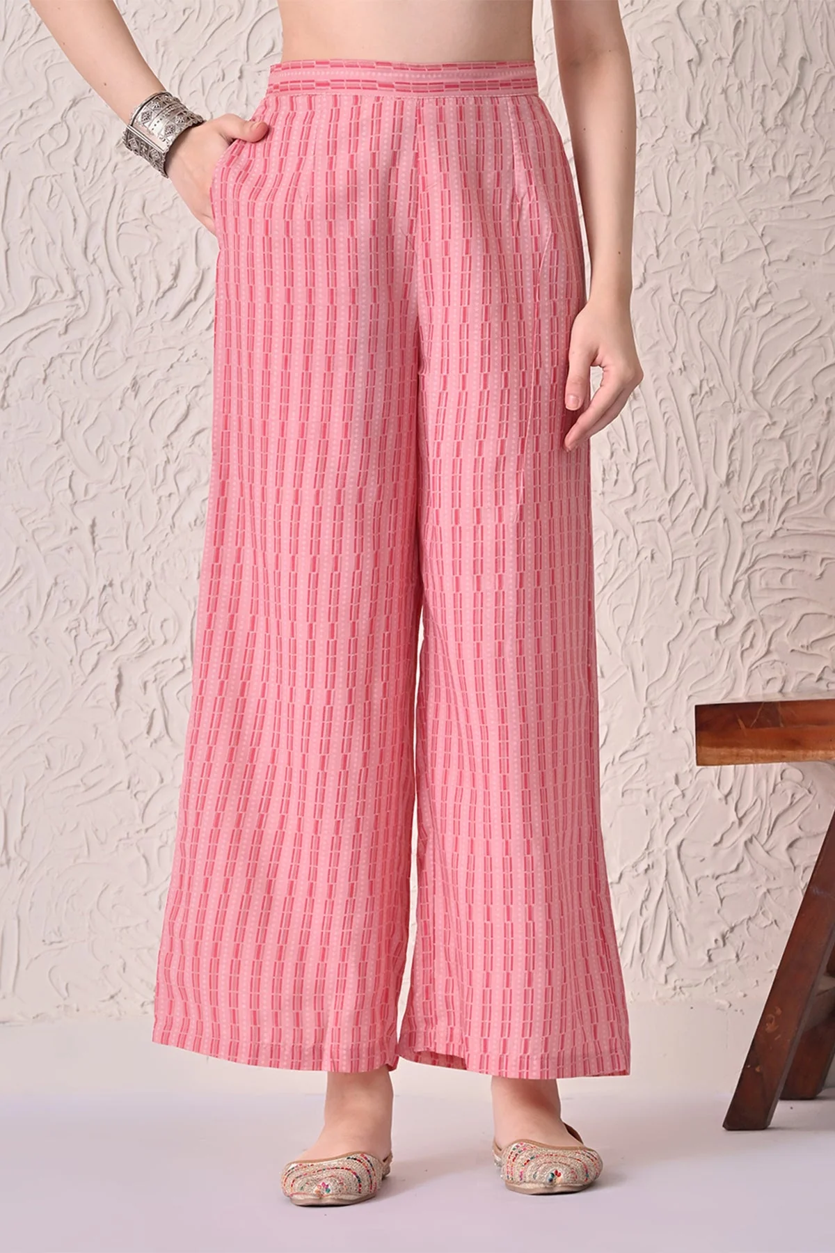 Light Pink Floral Printed Kurta 3 Pcs Set - Image 6