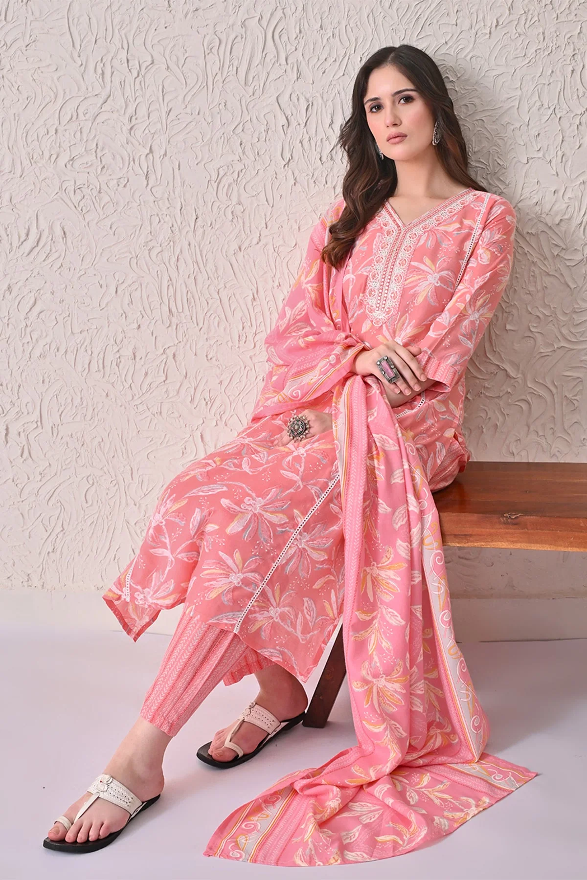 Light Pink Printed Kurta 3 Pcs Set - Image 8