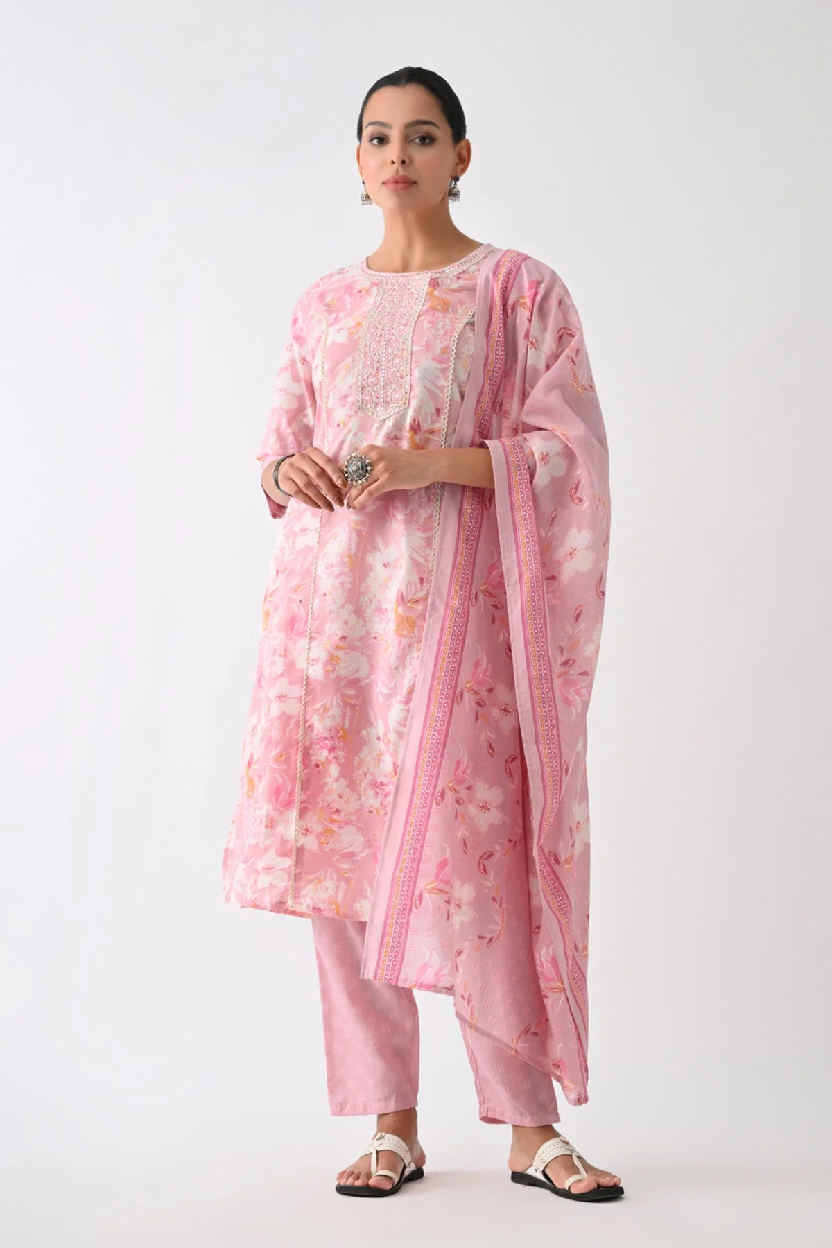 Light Pink Printed Kurta 3 Pcs Set - Image 4