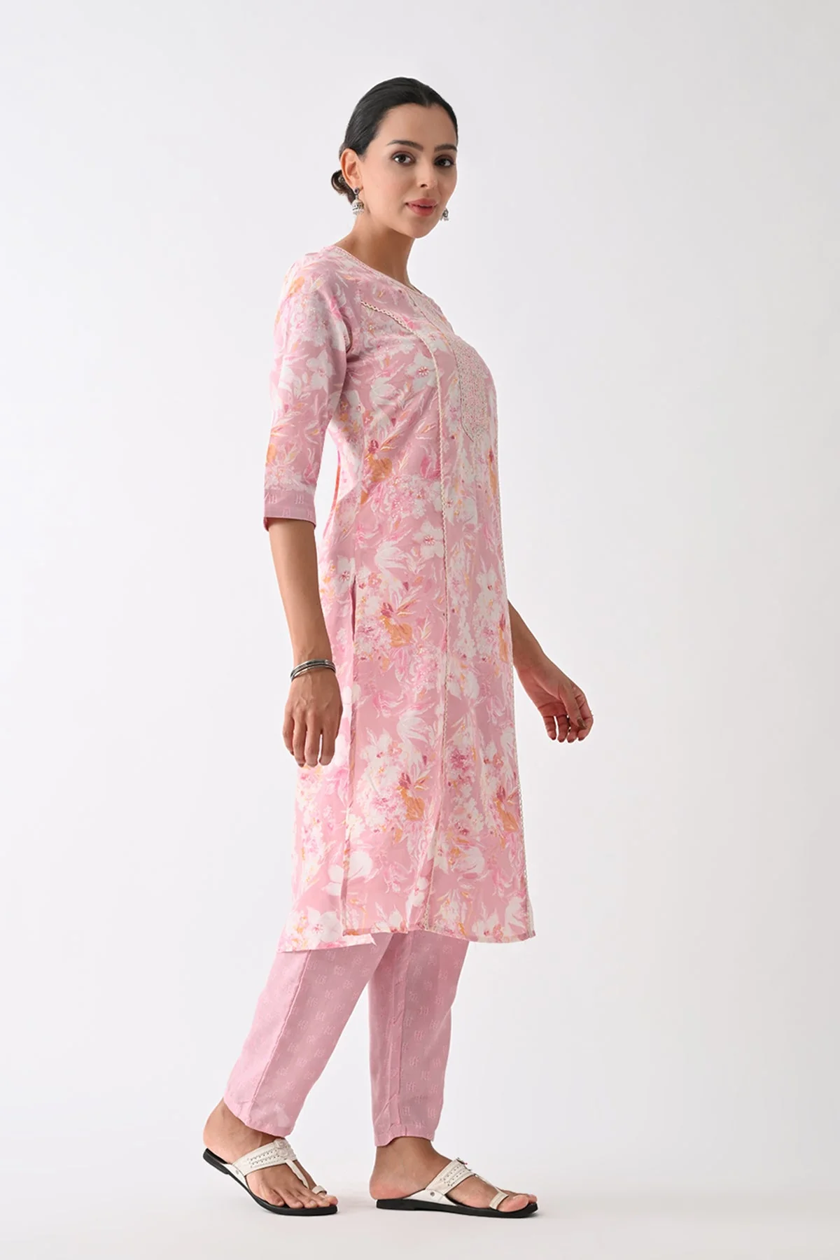 Light Pink Printed Kurta 3 Pcs Set - Image 6