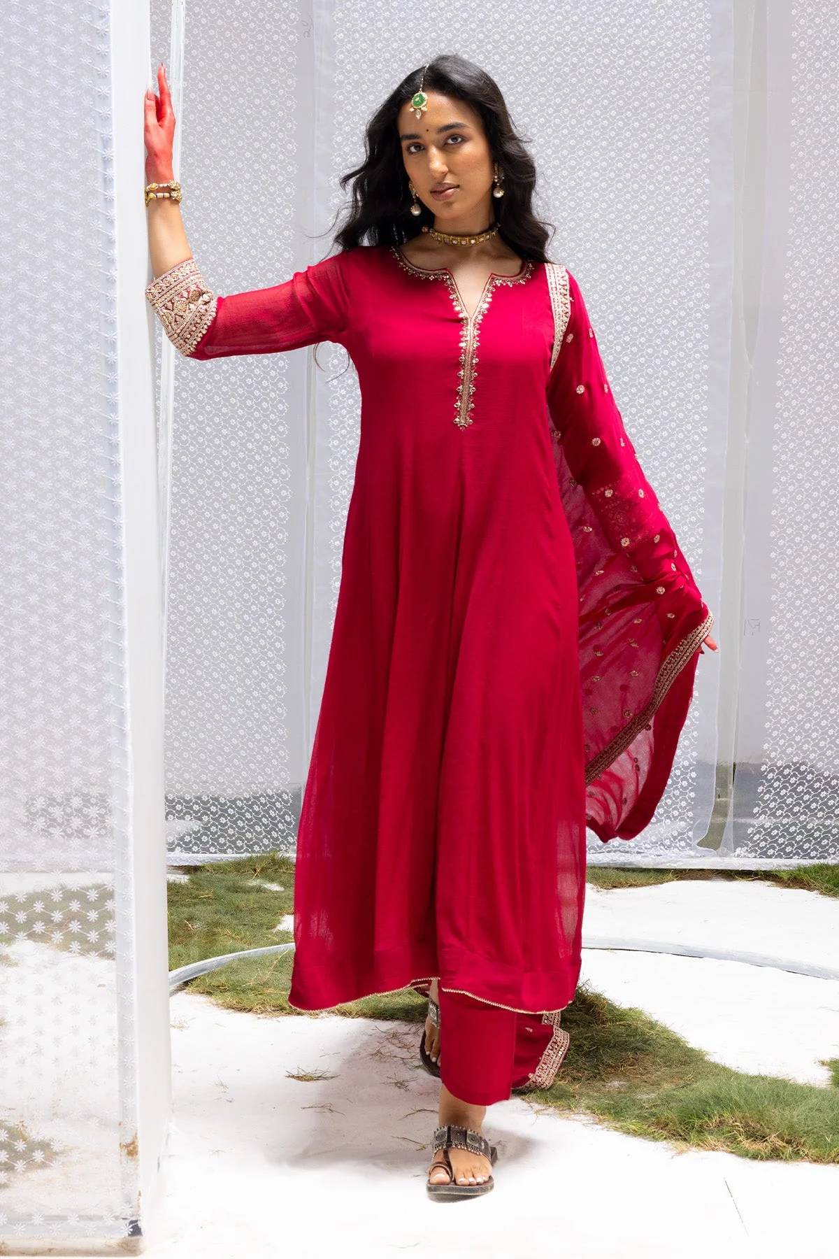 Magenta Embellished Kurta 3 Pcs Set - Image 2