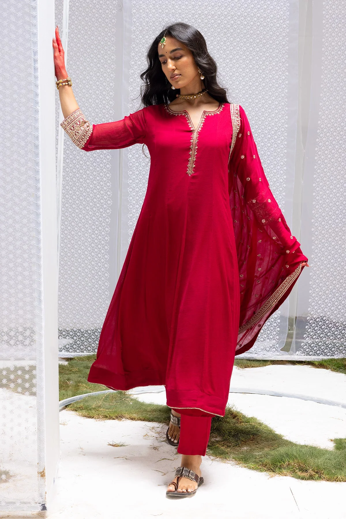 Magenta Embellished Kurta 3 Pcs Set - Image 3
