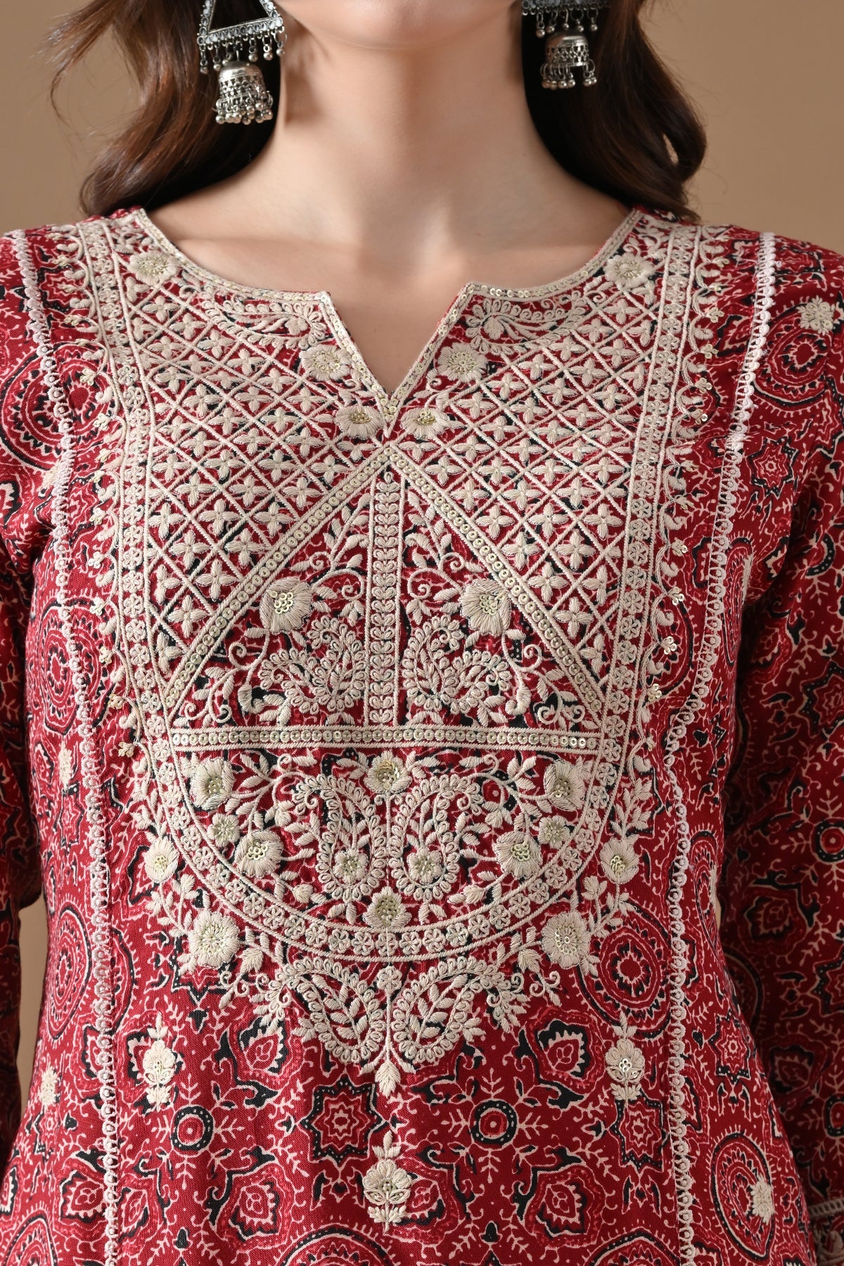 Maroon Embroidered Kurta 2 Pcs Set - Image 4