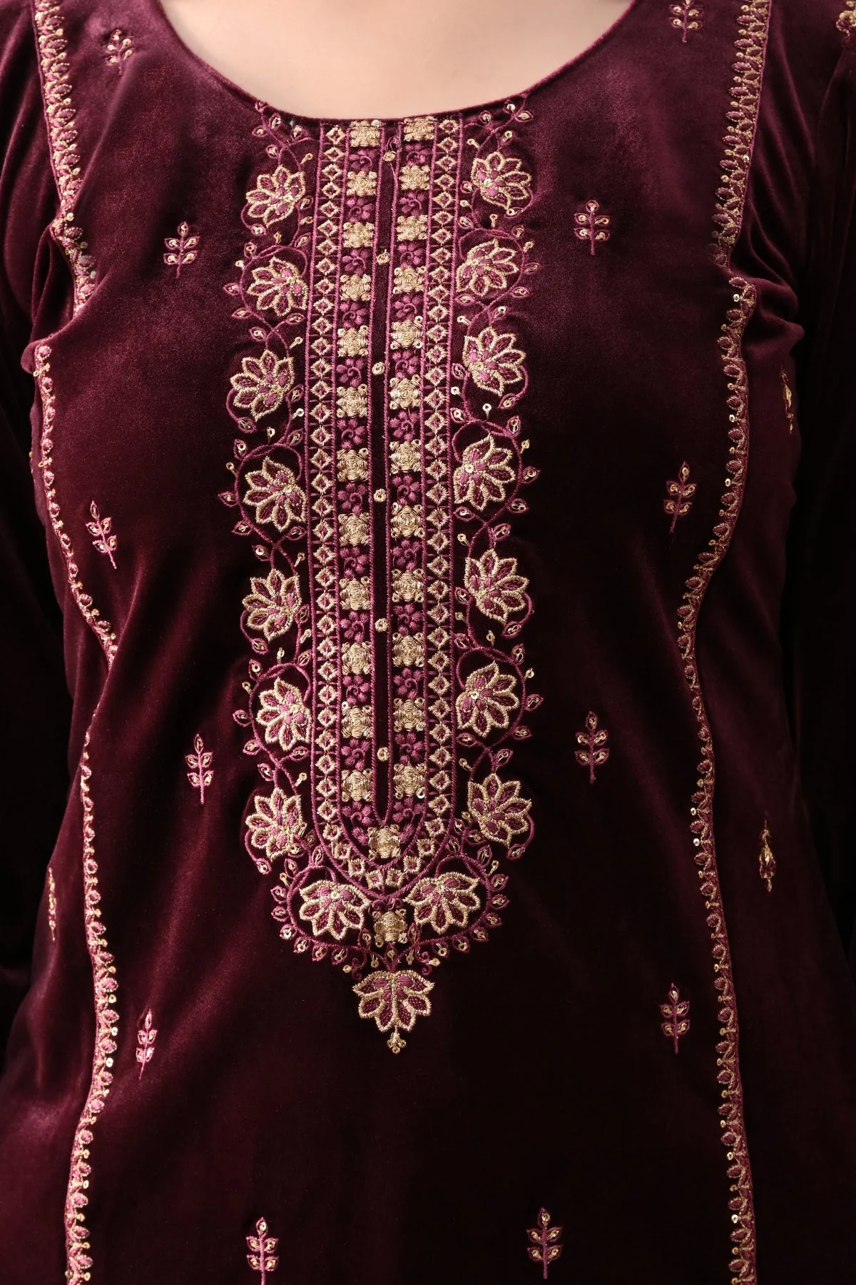 Maroon Embroidered Velvet Kurta 3 Pcs Set - Image 4