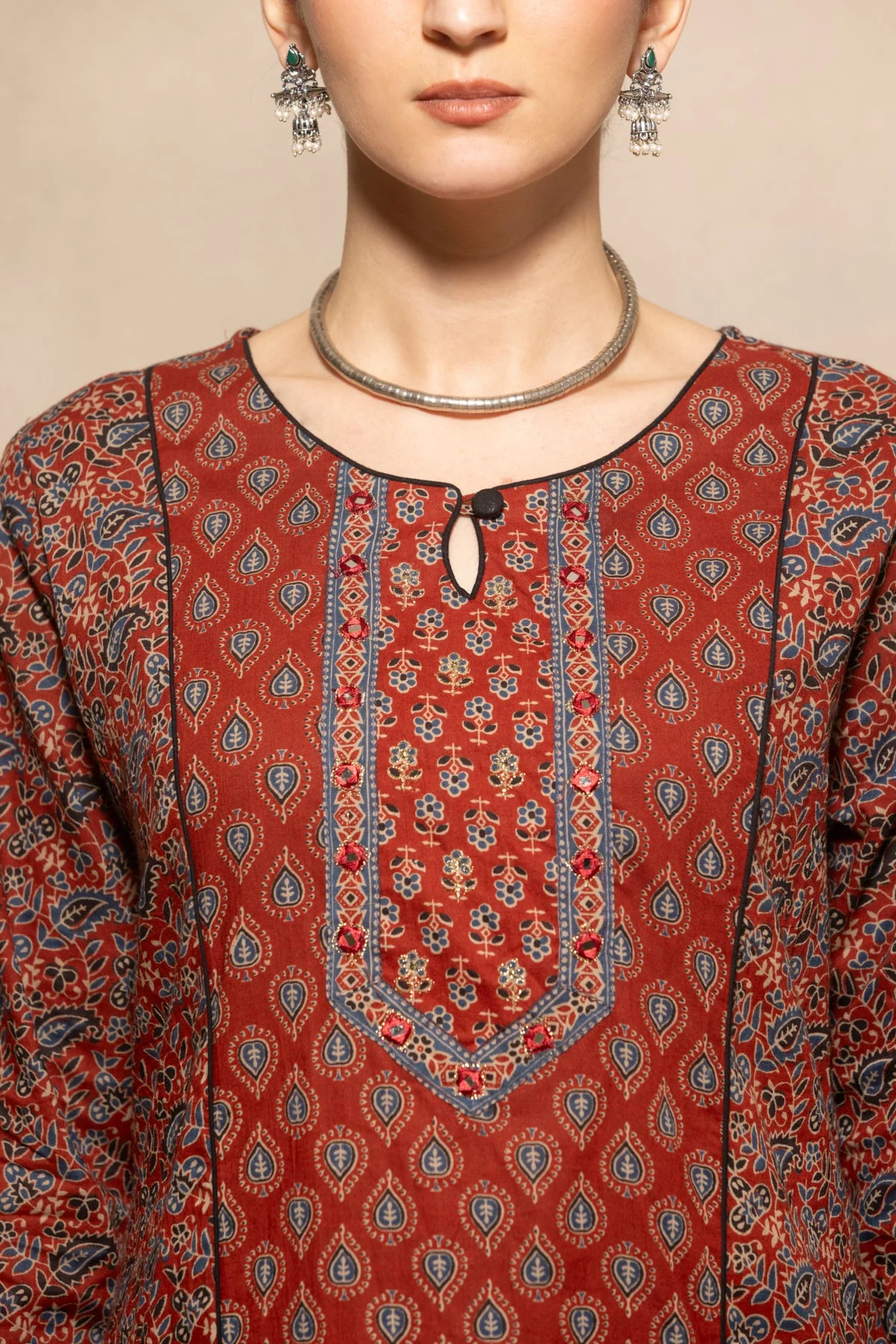 Maroon Floral Printed Kurta 3 Pcs Set - Image 4