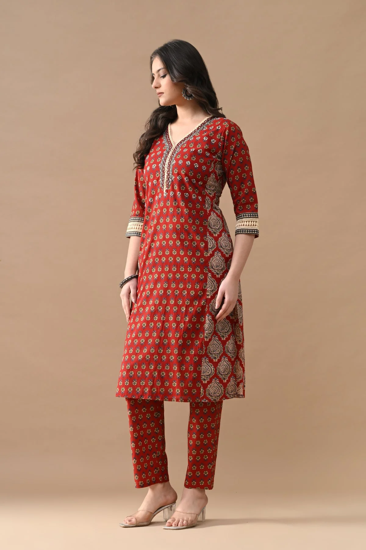 Maroon Floral Printed Kurta 2 Pcs Set - Image 2