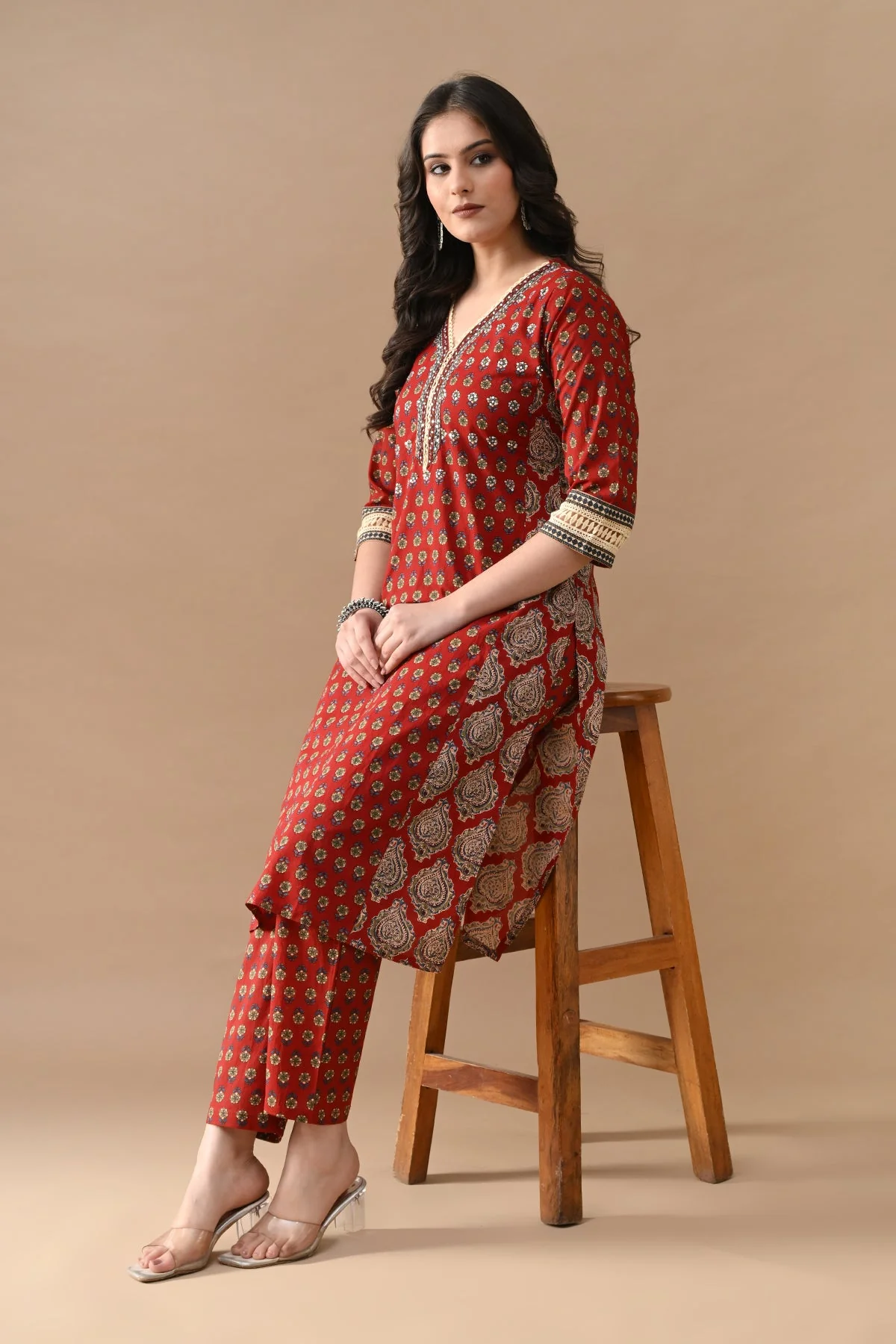 Maroon Floral Printed Kurta 2 Pcs Set - Image 3