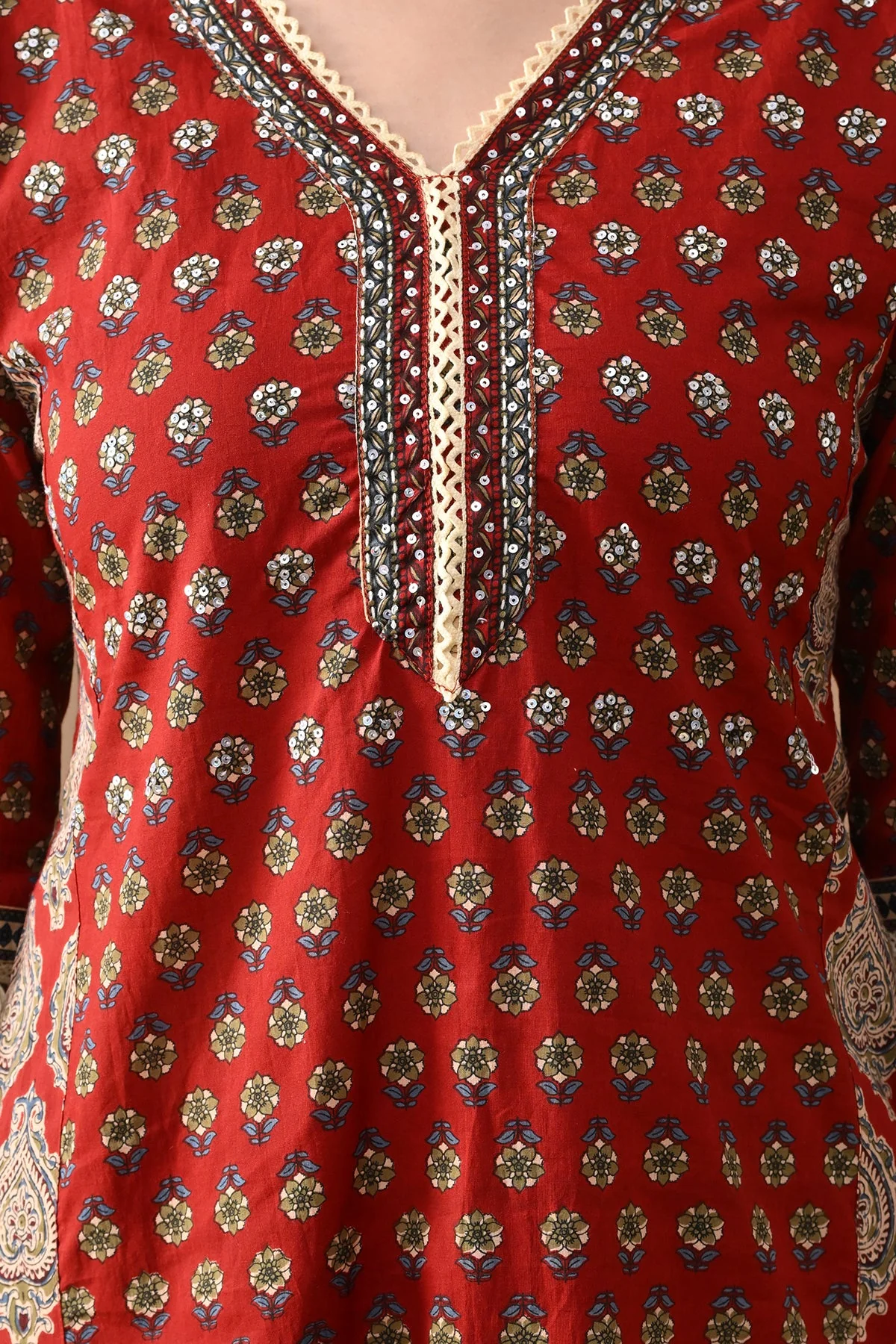Maroon Floral Printed Kurta 2 Pcs Set - Image 4