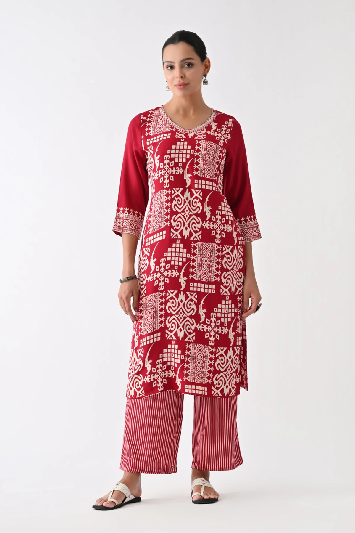 Maroon Printed Kurta 2 Pcs Set - Image 3