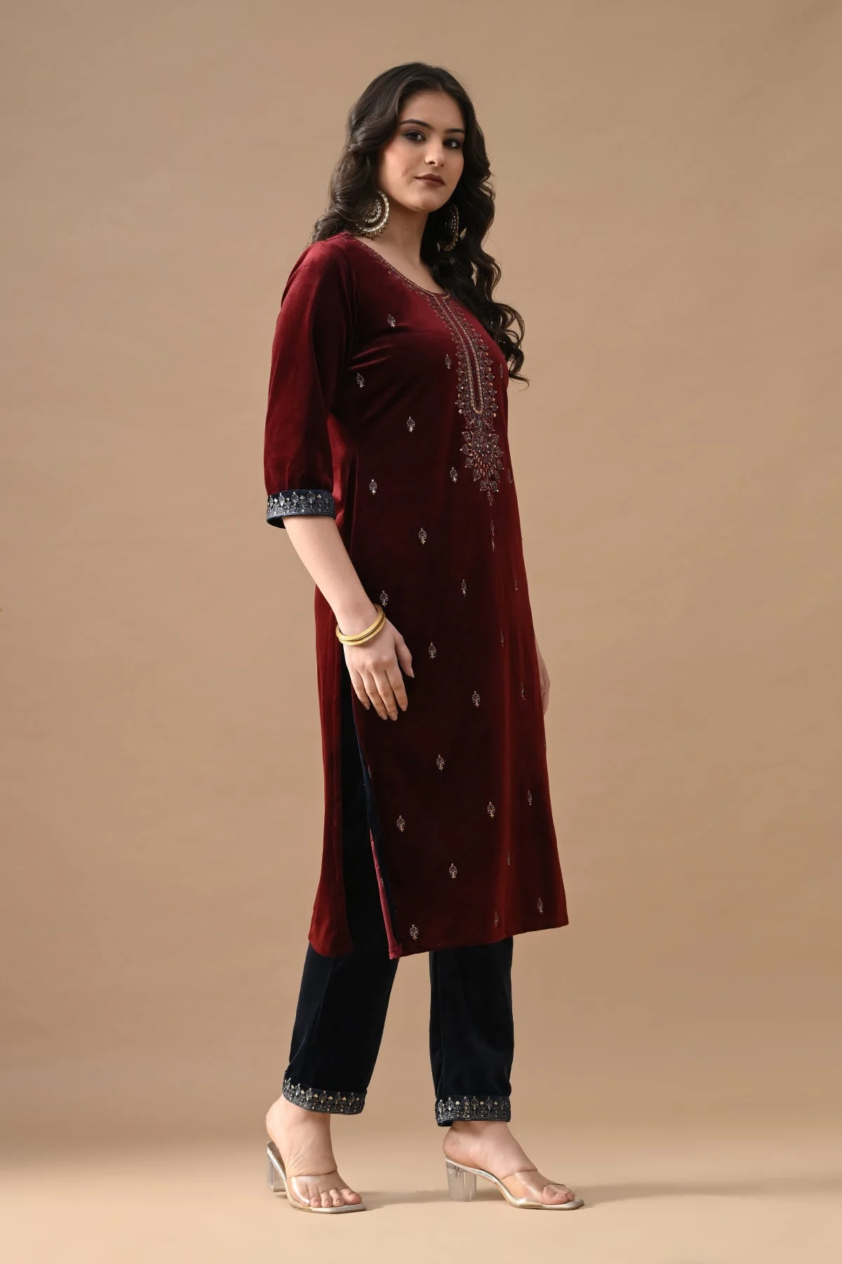 Maroon Zari Embroidered Kurta 3 Pcs Set - Image 2