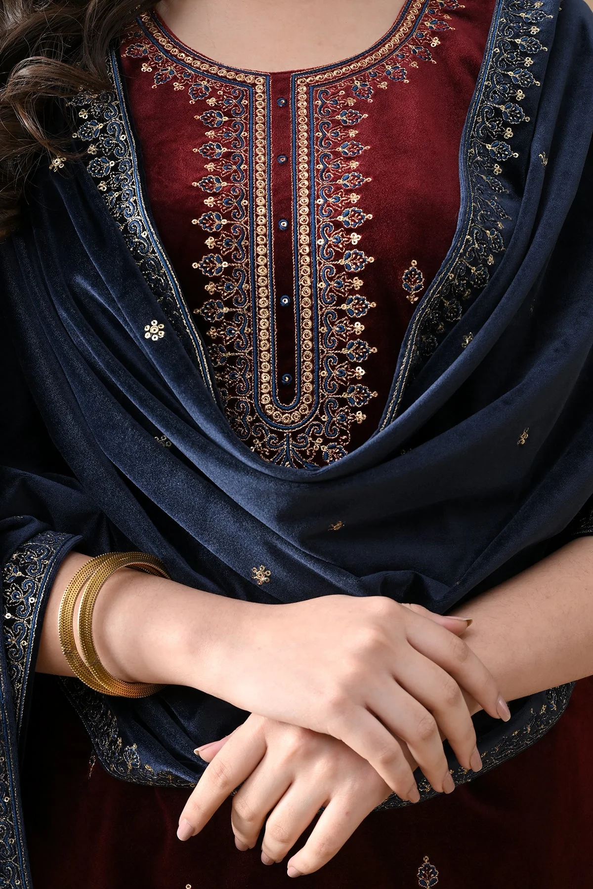 Maroon Zari Embroidered Kurta 3 Pcs Set - Image 4