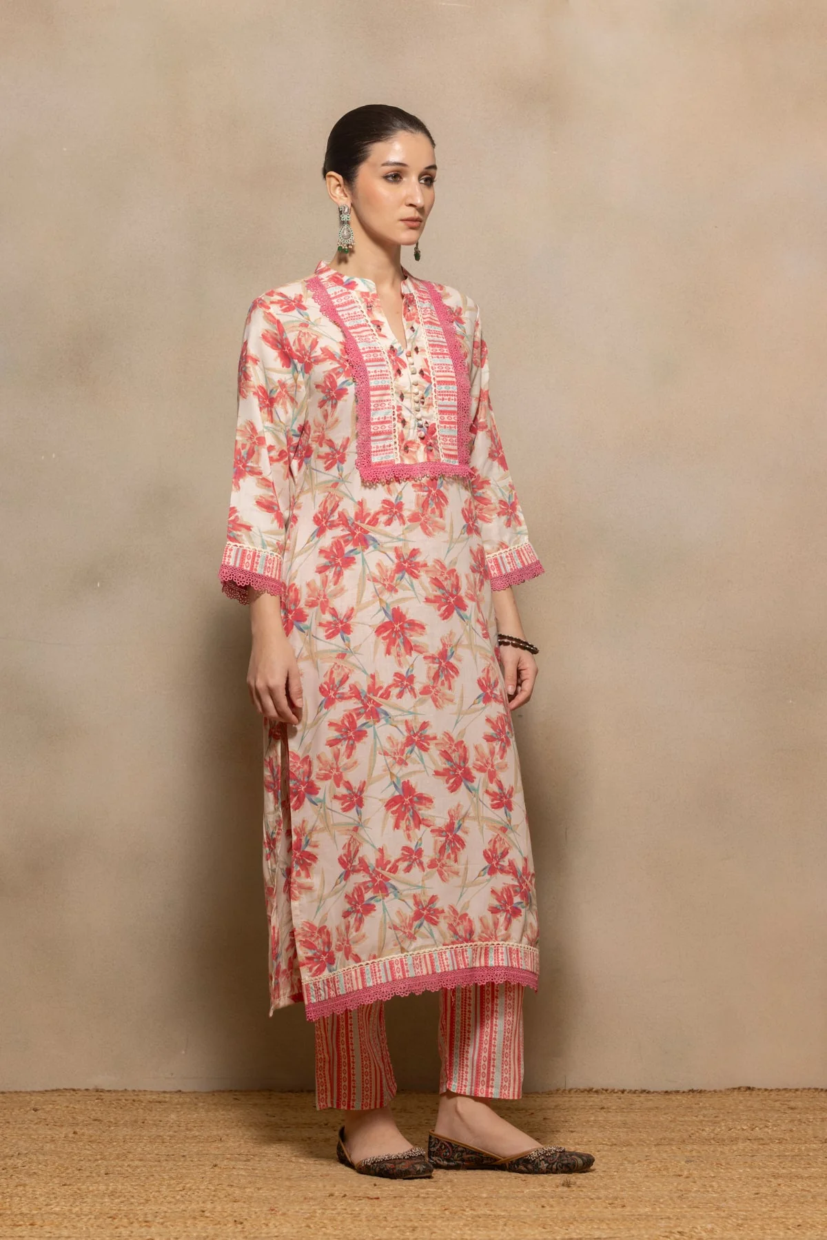 Multi Floral Printed Kurta 3 Pcs Set - Image 3