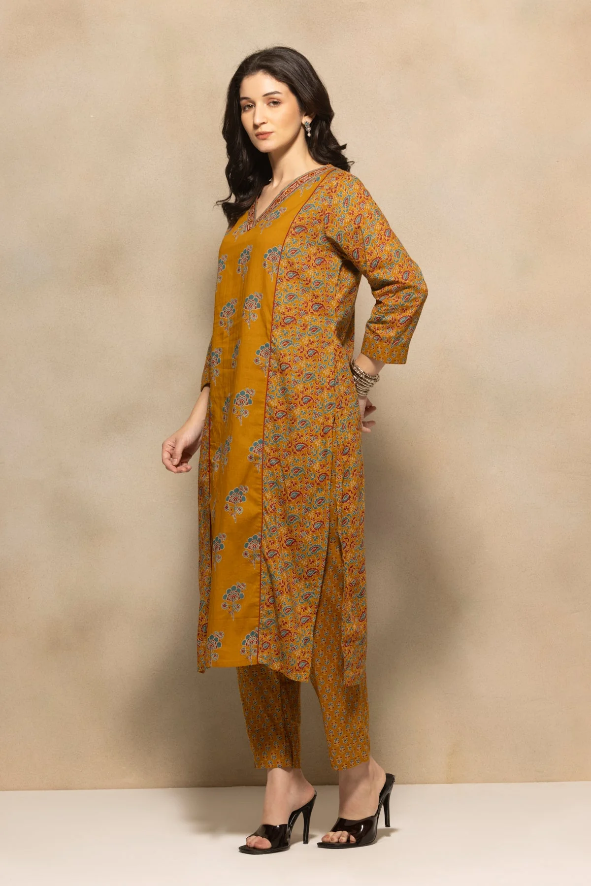 Mustard Floral Printed Kurta 3 Pcs Set - Image 2