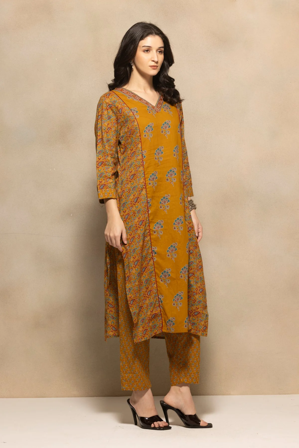 Mustard Floral Printed Kurta 3 Pcs Set - Image 3