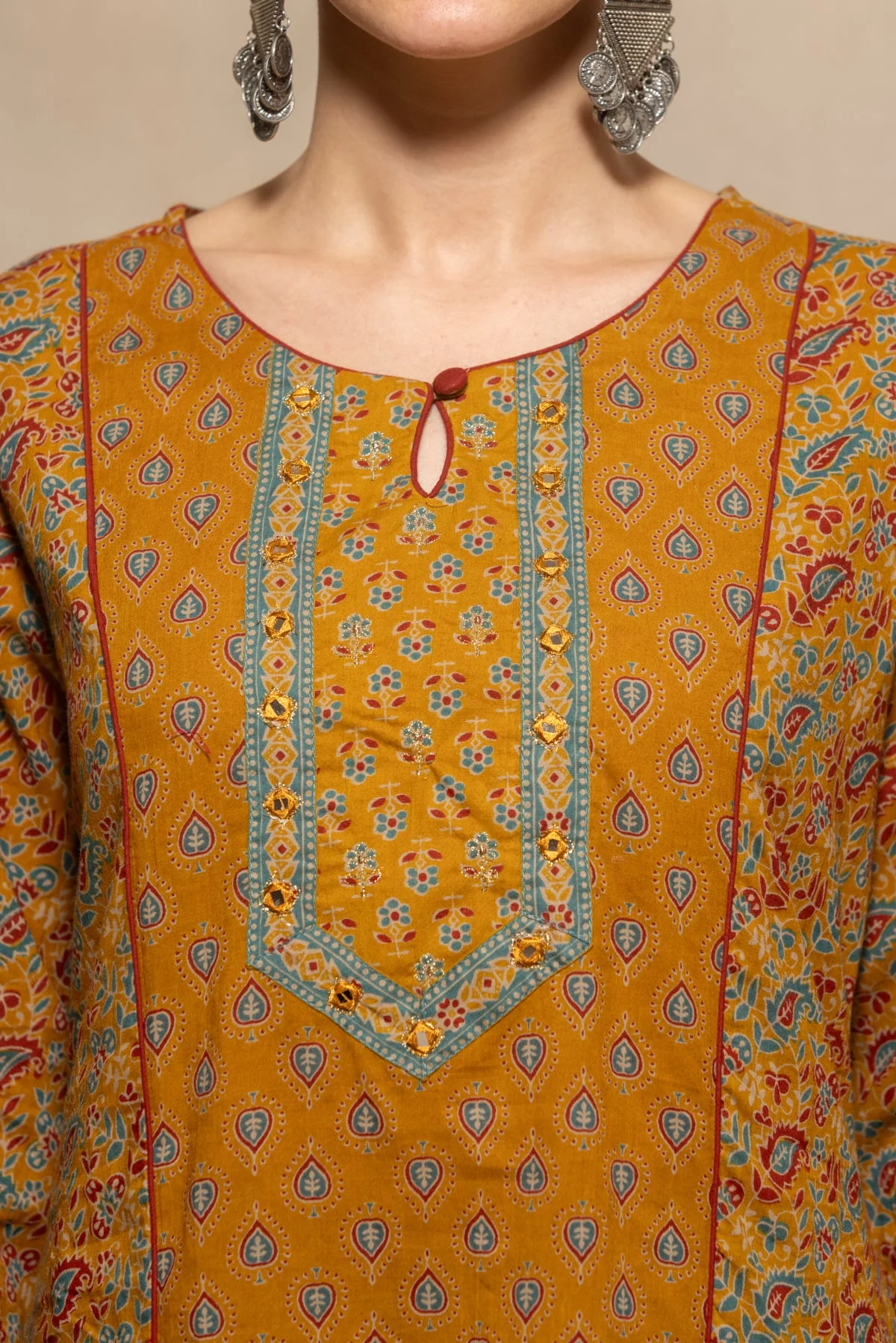 Mustard Floral Printed Kurta 3 Pcs Set - Image 4