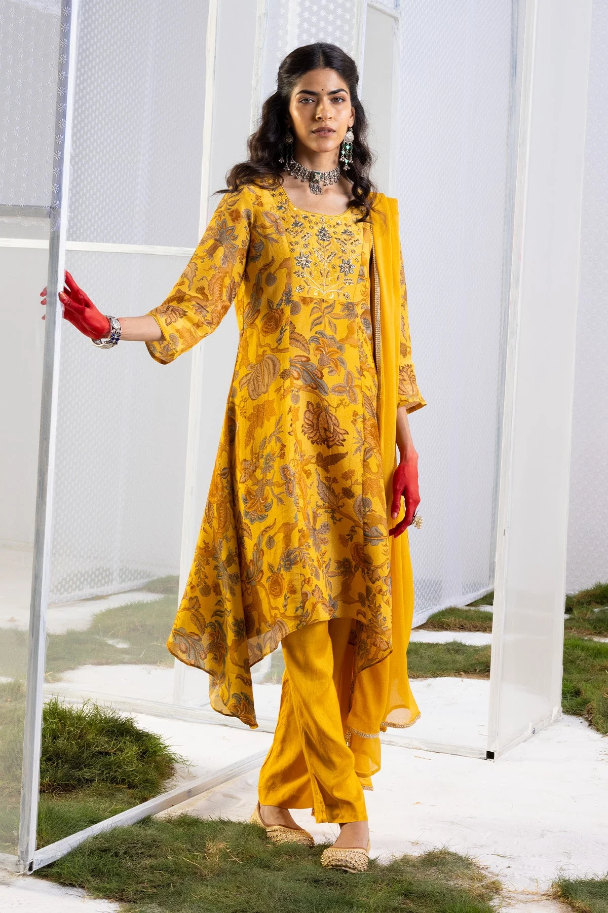 Mustard Floral Yoke-Embellished Kurta. 3 Pcs Set - Image 3
