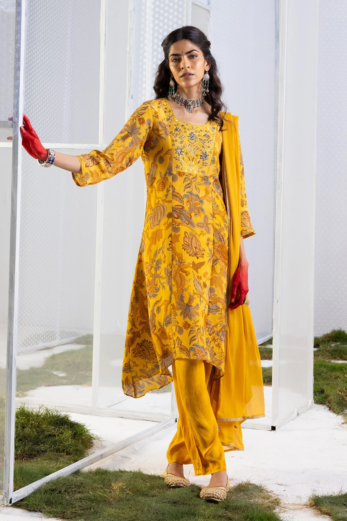 Mustard Floral Yoke-Embellished Kurta. 3 Pcs Set - Image 5