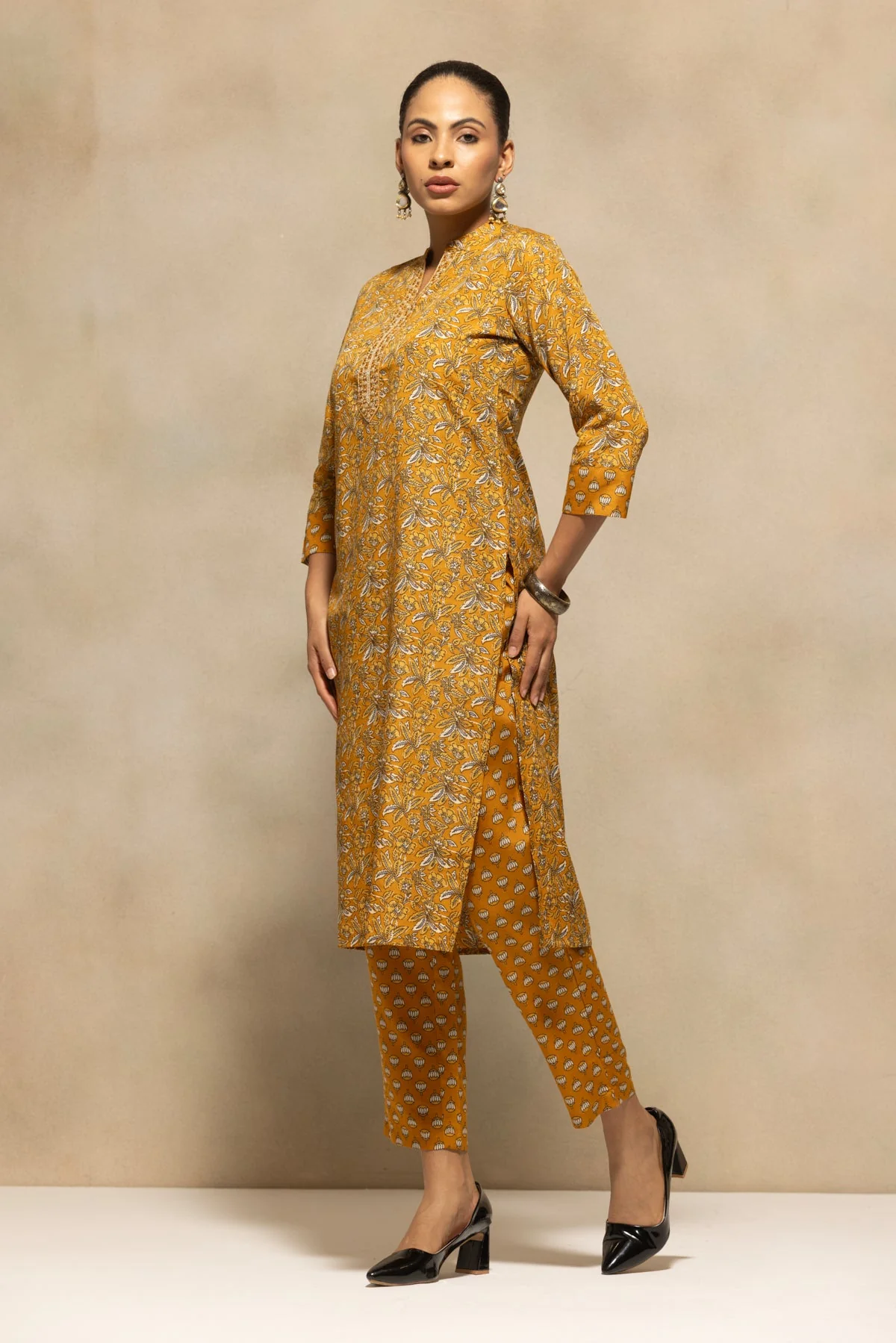 Mustard Printed Kurta 3 Pcs Set - Image 2