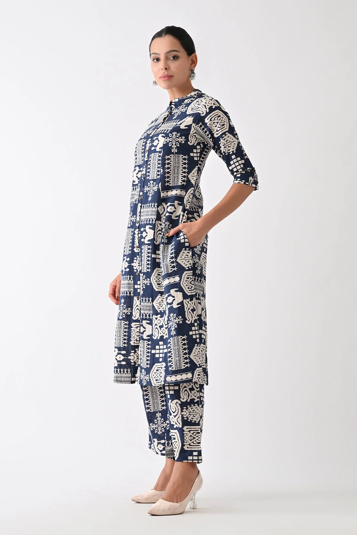 Navy Blue Abstract Printed Kurta 2 Pcs Set - Image 5