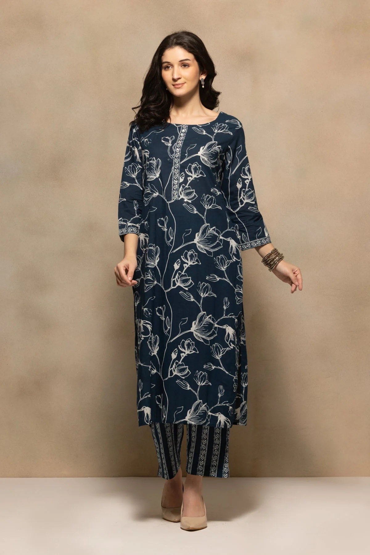 Navy Blue Floral Printed Kurta 3 Pcs Set - Image 2