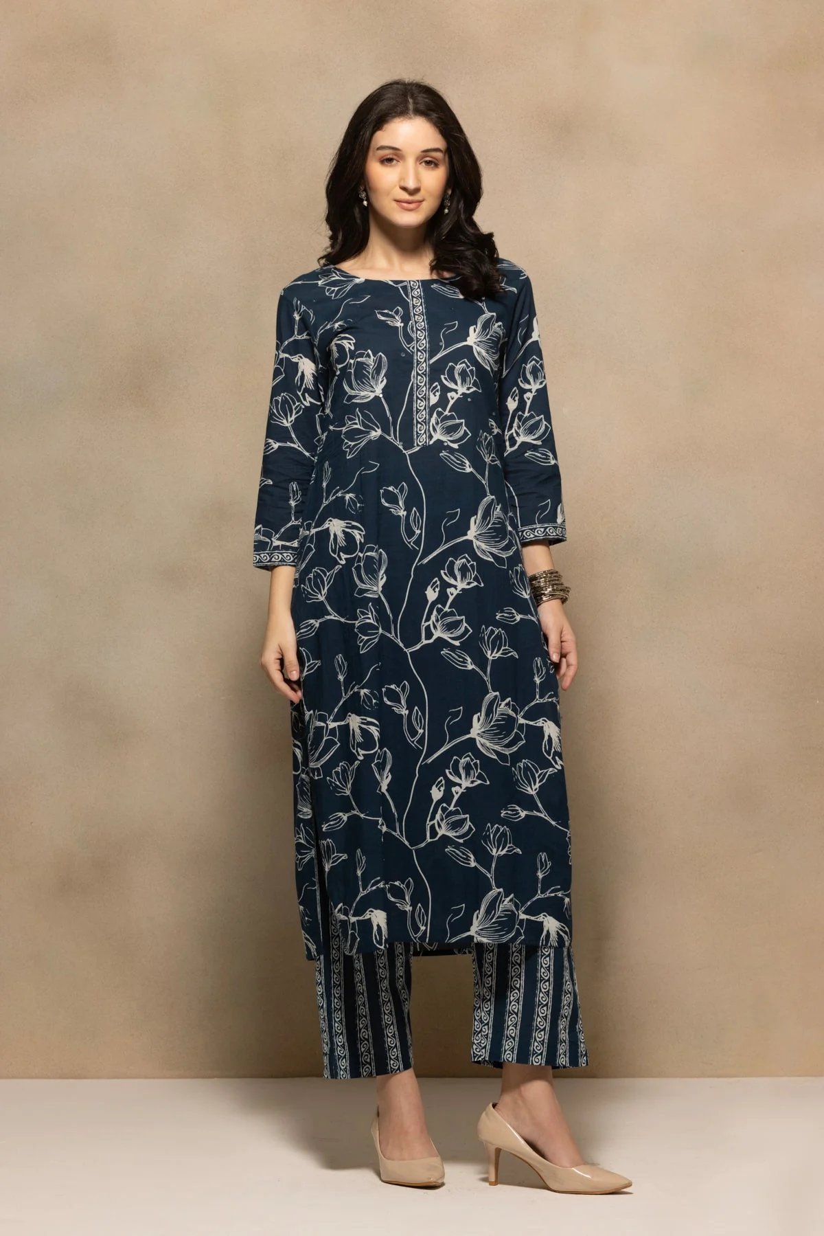 Navy Blue Floral Printed Kurta 3 Pcs Set - Image 3