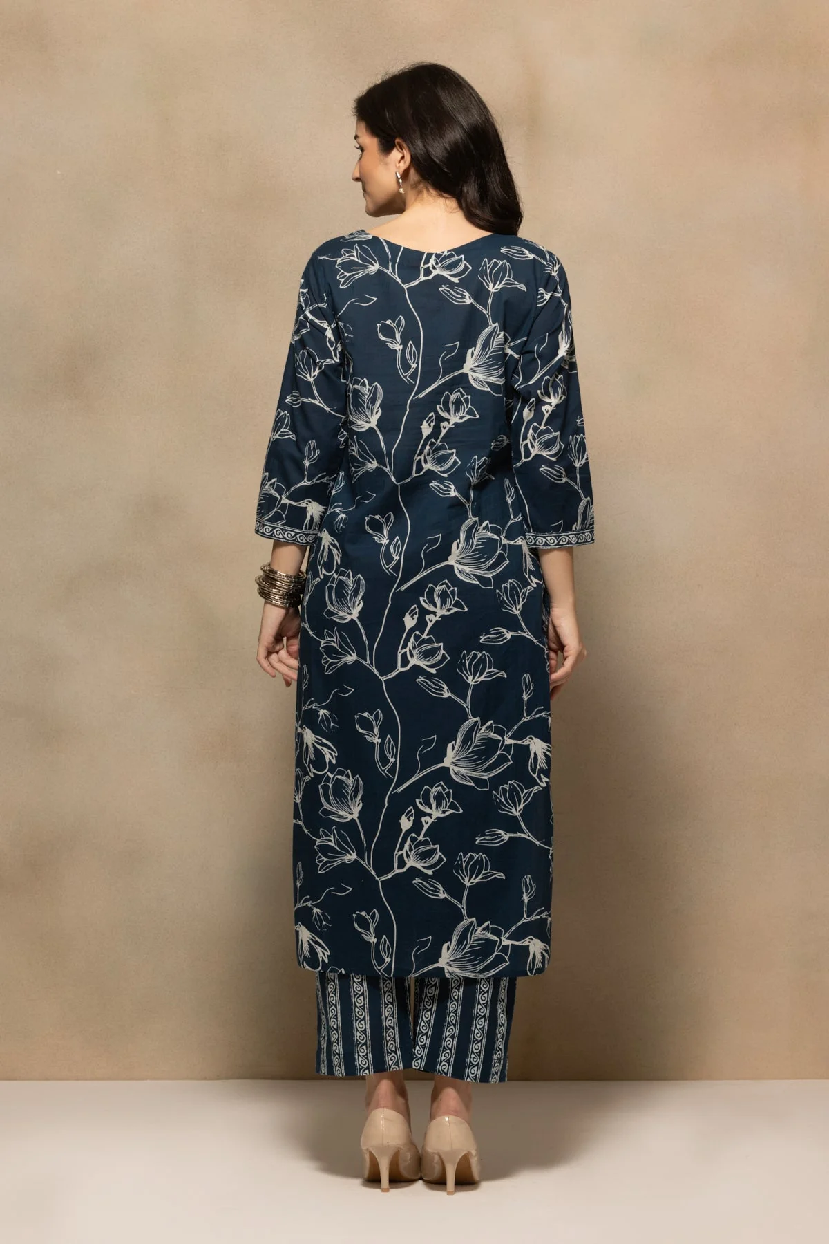 Navy Blue Floral Printed Kurta 3 Pcs Set - Image 5
