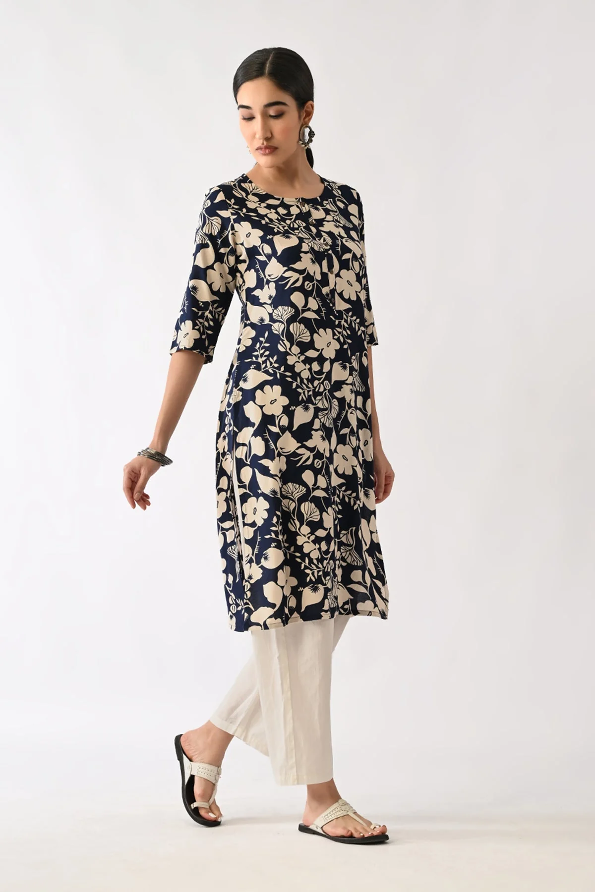 Navy Blue Printed Kurta - Image 2
