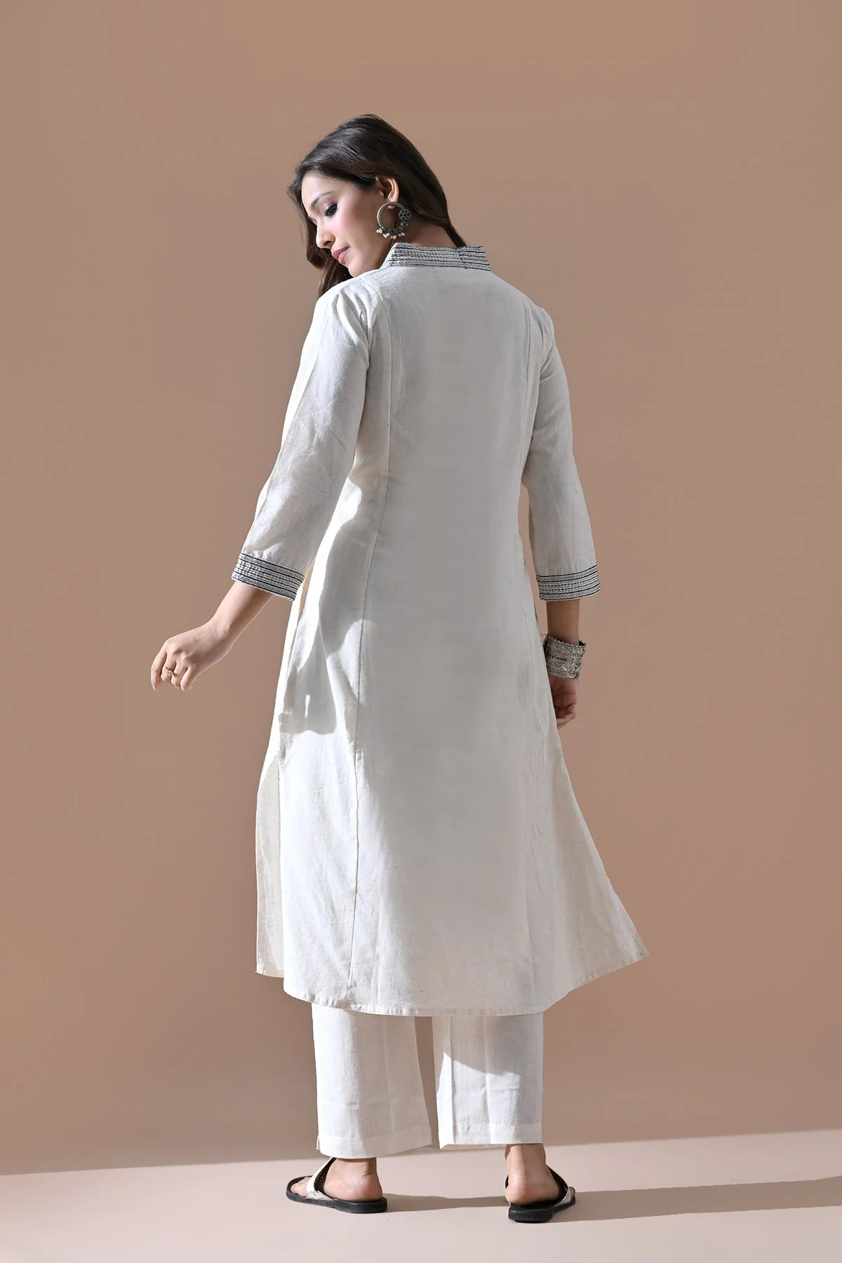 Off-White Embroidered Kurta 2 Pcs Set - Image 5