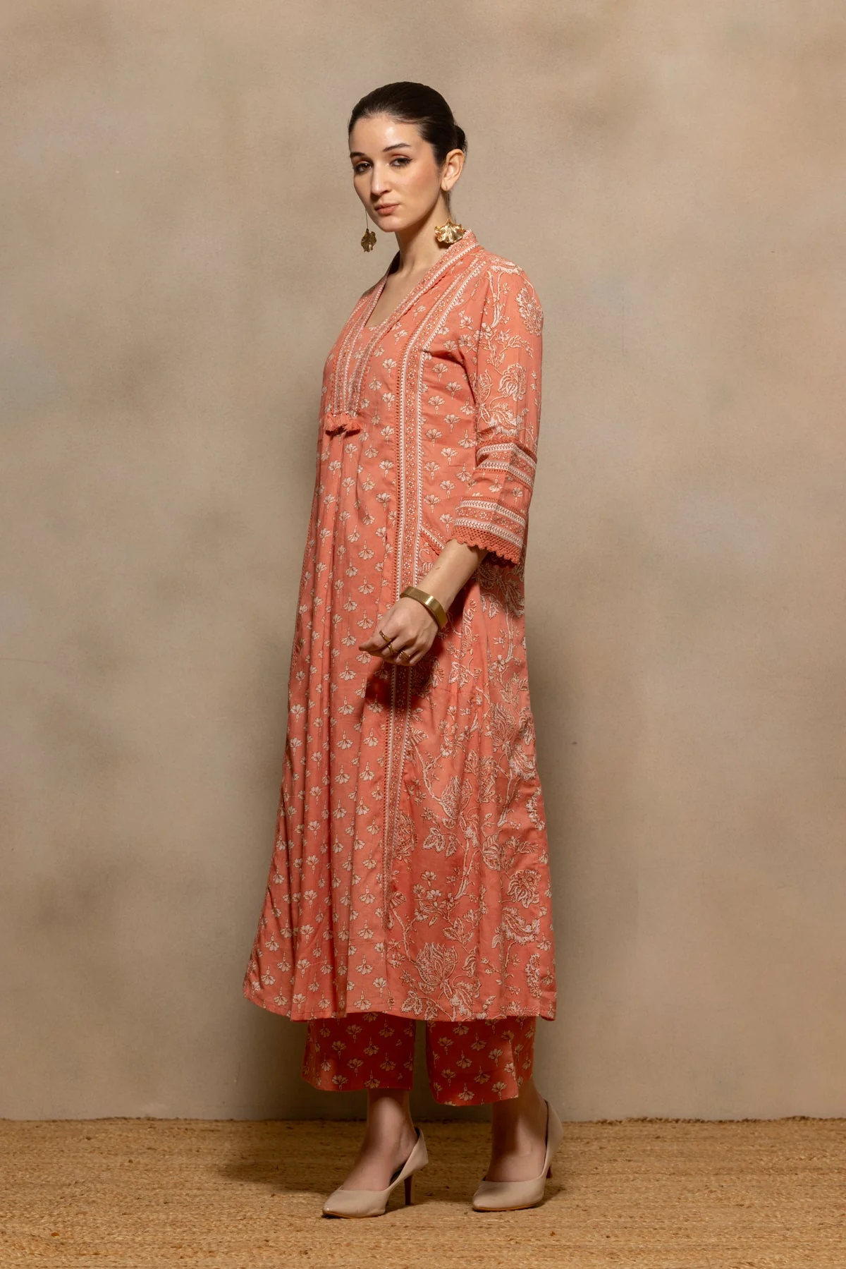 Peach Floral Printed Flared Kurta 3 Pcs Set - Image 2
