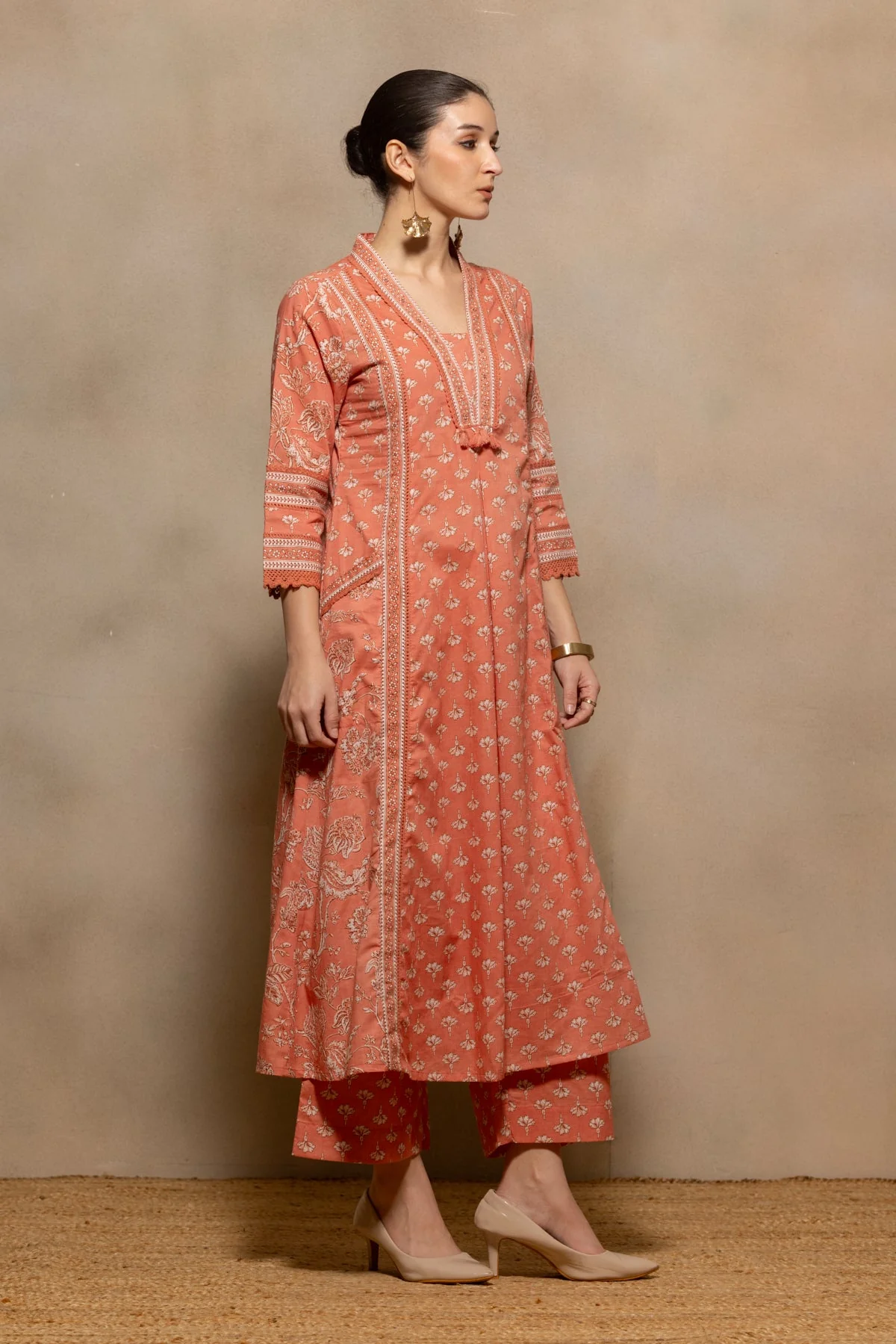 Peach Floral Printed Flared Kurta 3 Pcs Set - Image 3