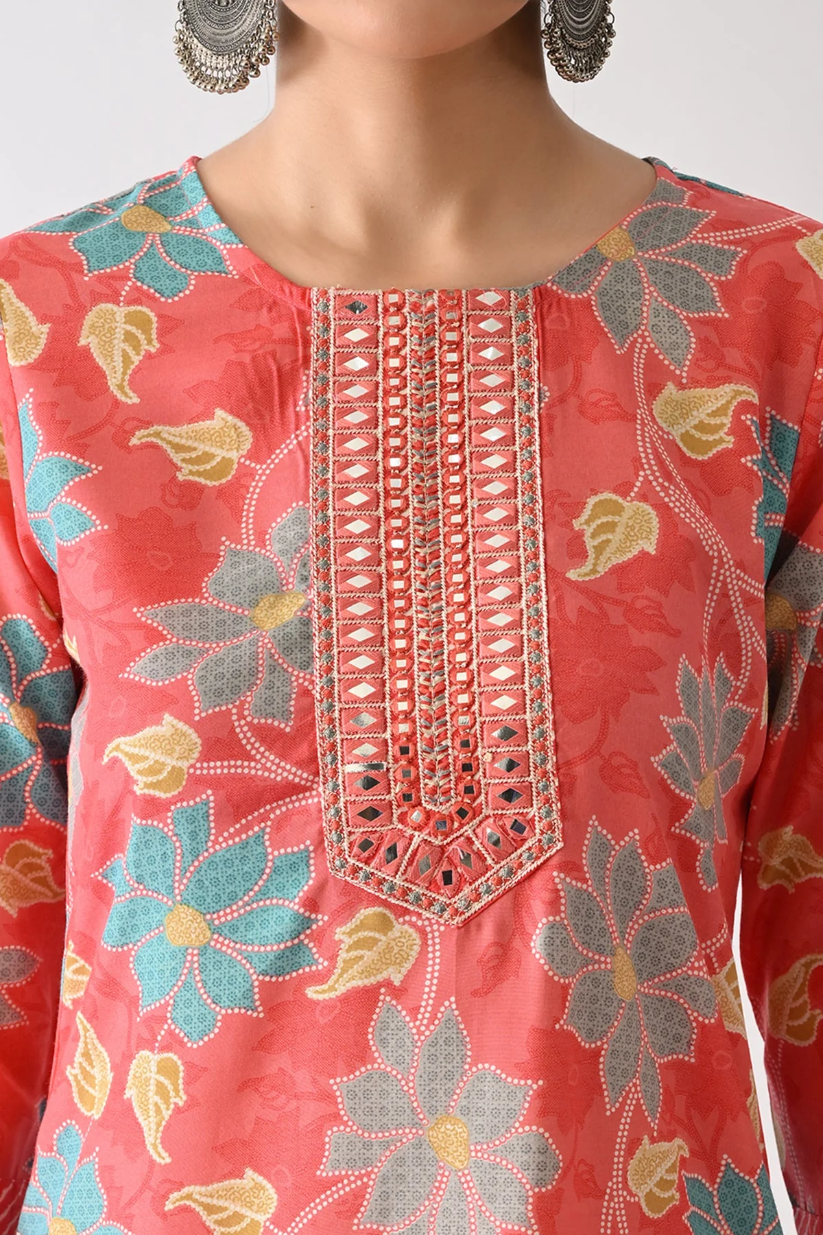 Peach Pink Printed Kurta 3 Pcs Set - Image 2