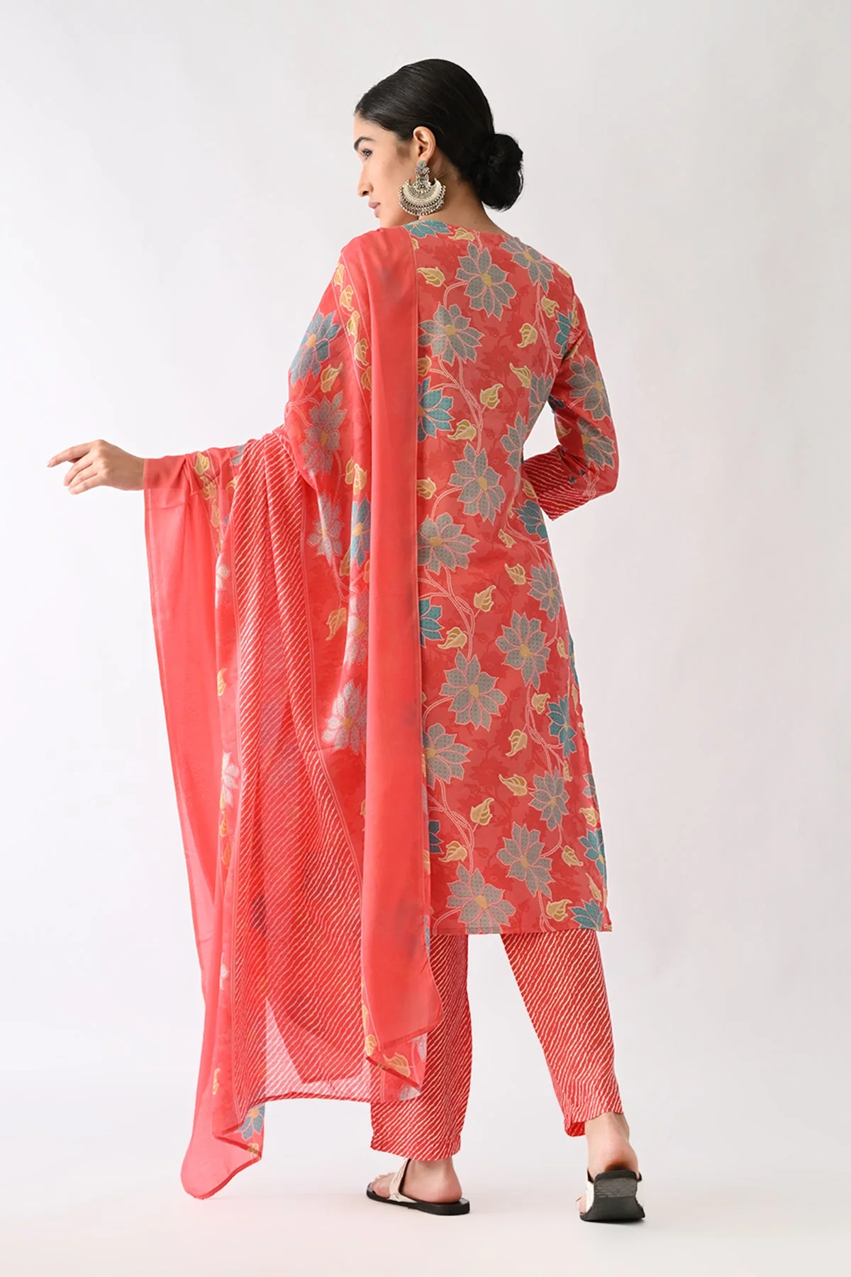 Peach Pink Printed Kurta 3 Pcs Set - Image 6