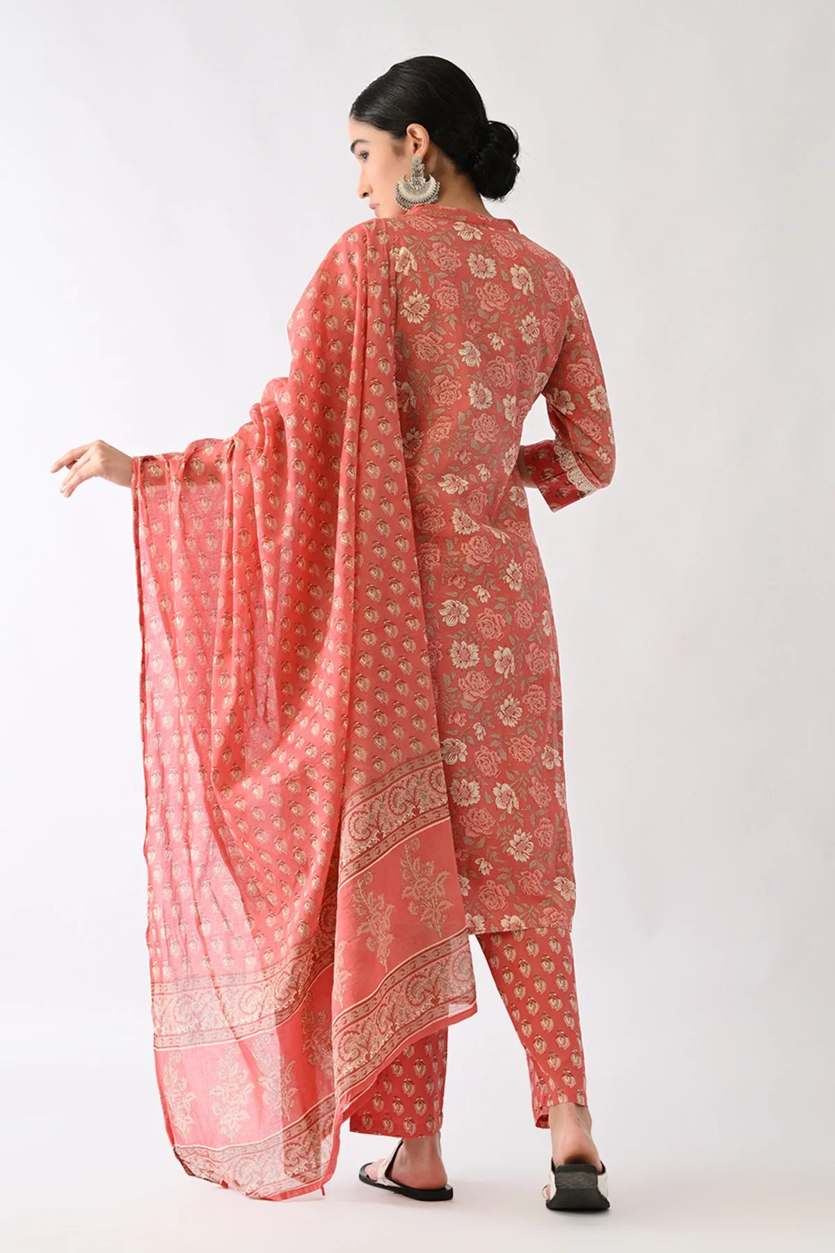 Peach Pink Printed Kurta 3 Pcs Set - Image 3