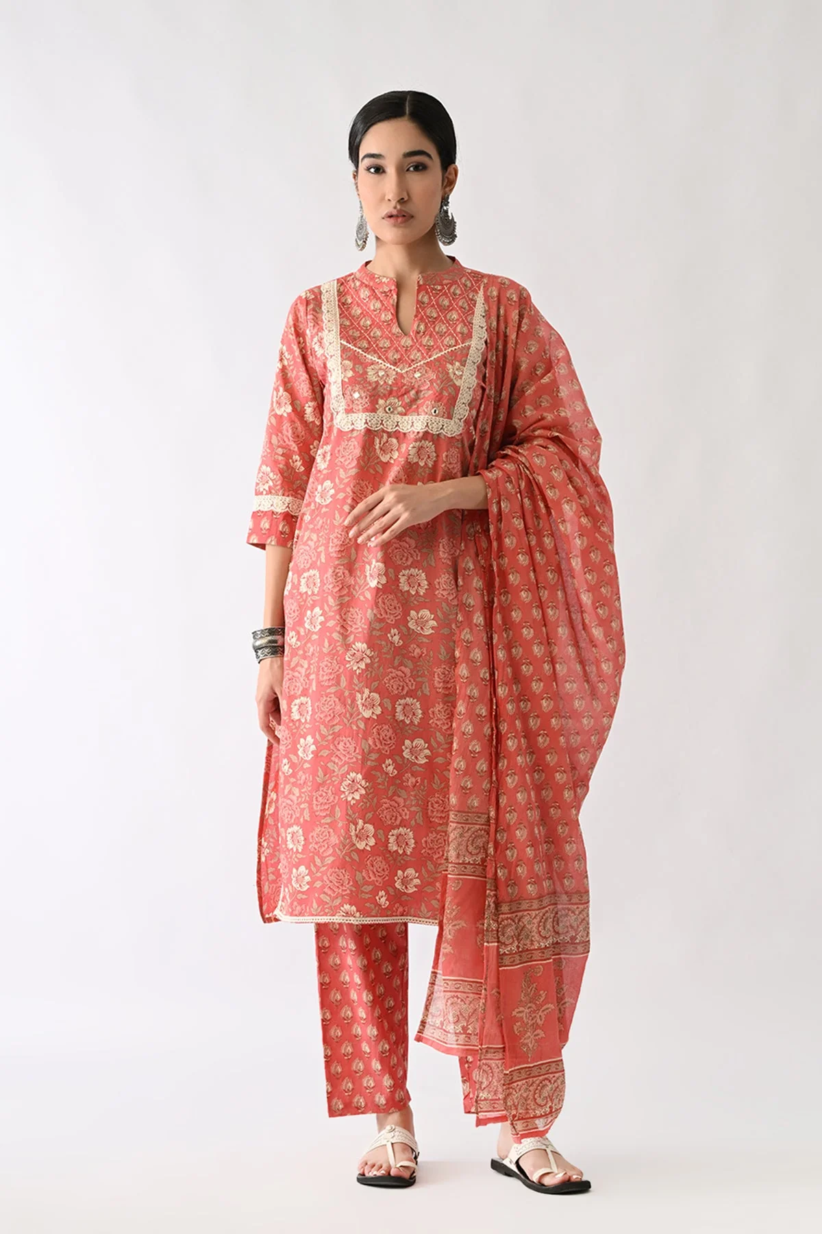Peach Pink Printed Kurta 3 Pcs Set - Image 4